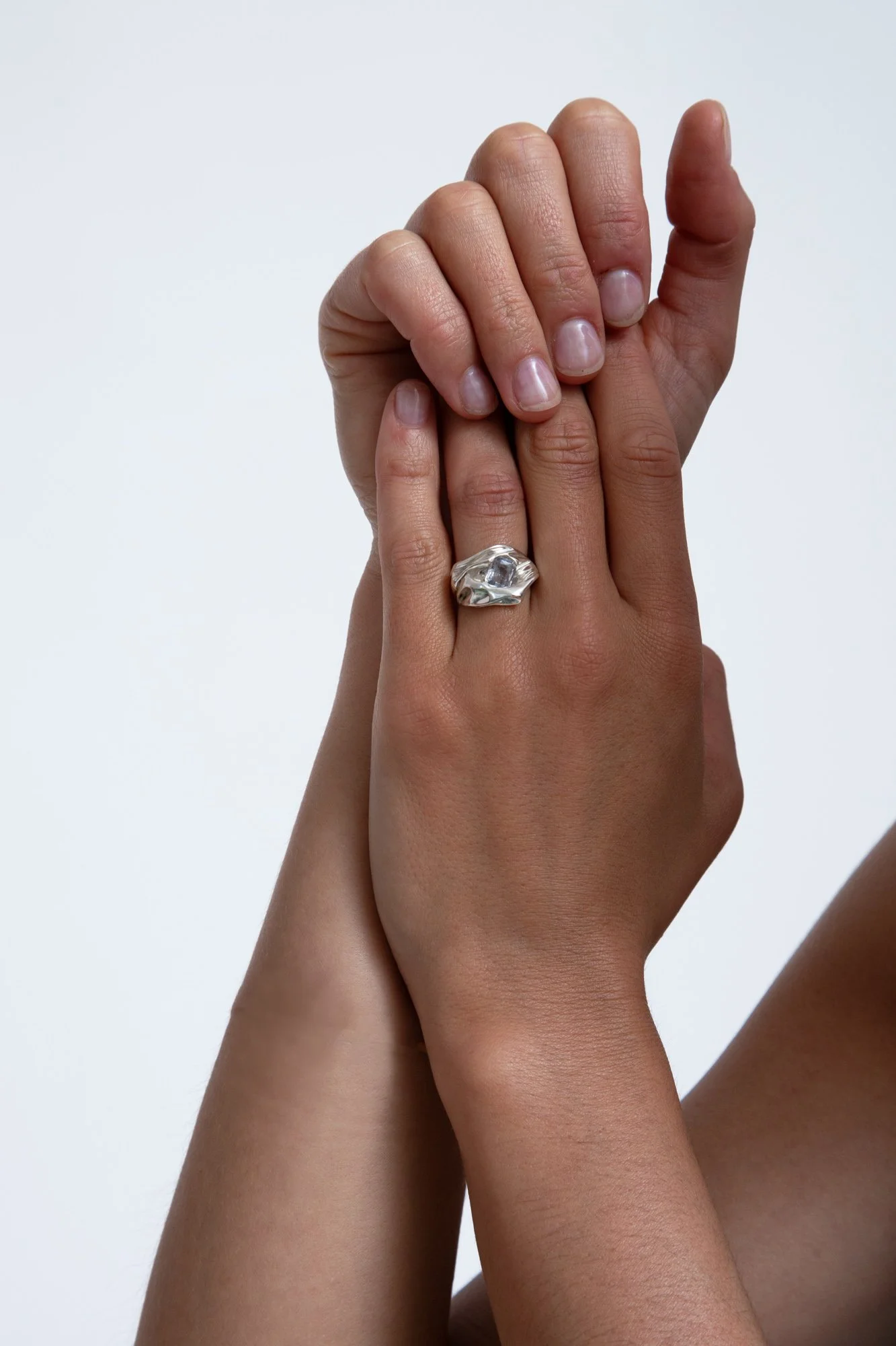 artisan-sterling-silver-ring-woman-julia-bartsch.JPG