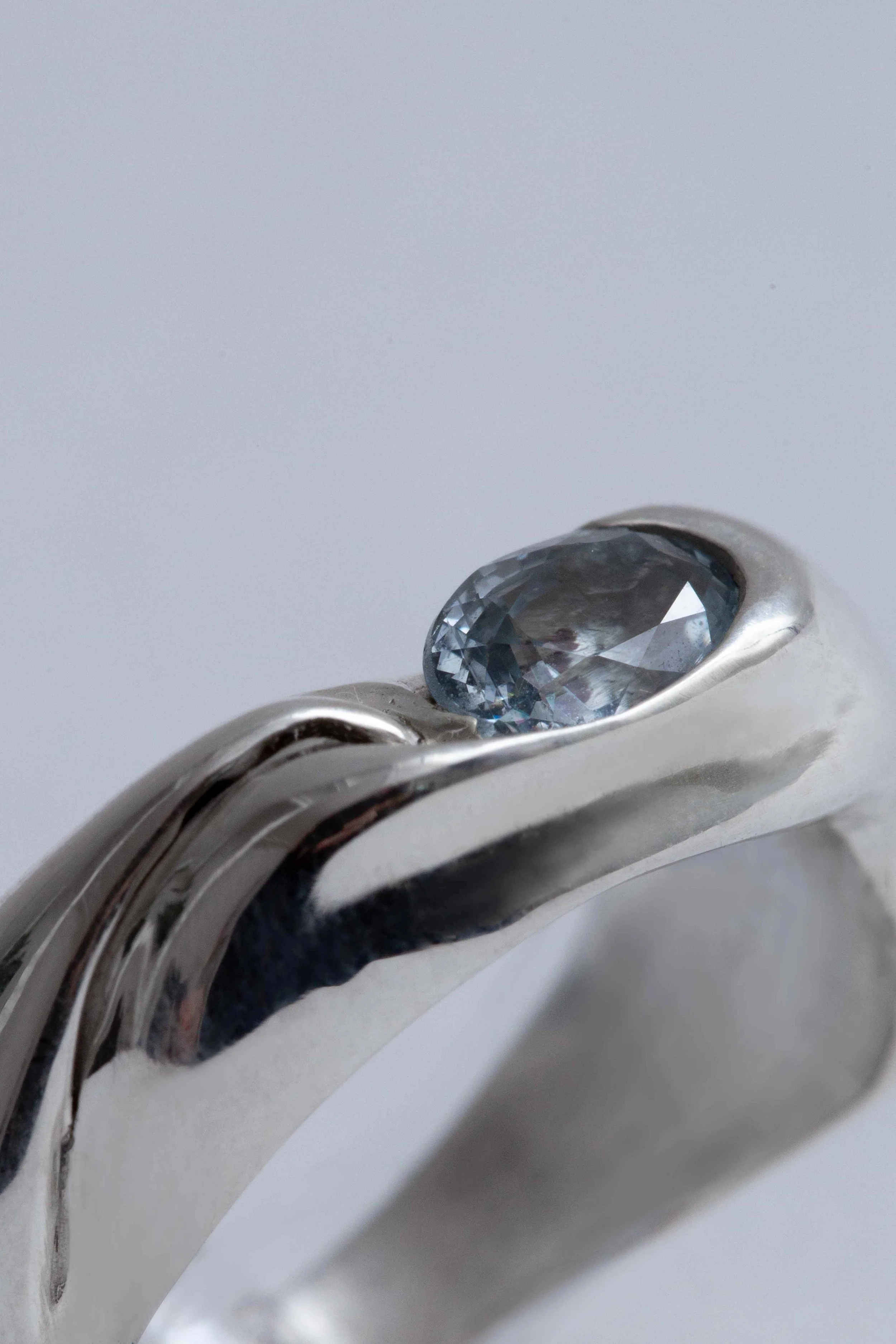 closeup-sapphire-stone-ring-artisan-julia-bartsch.jpg