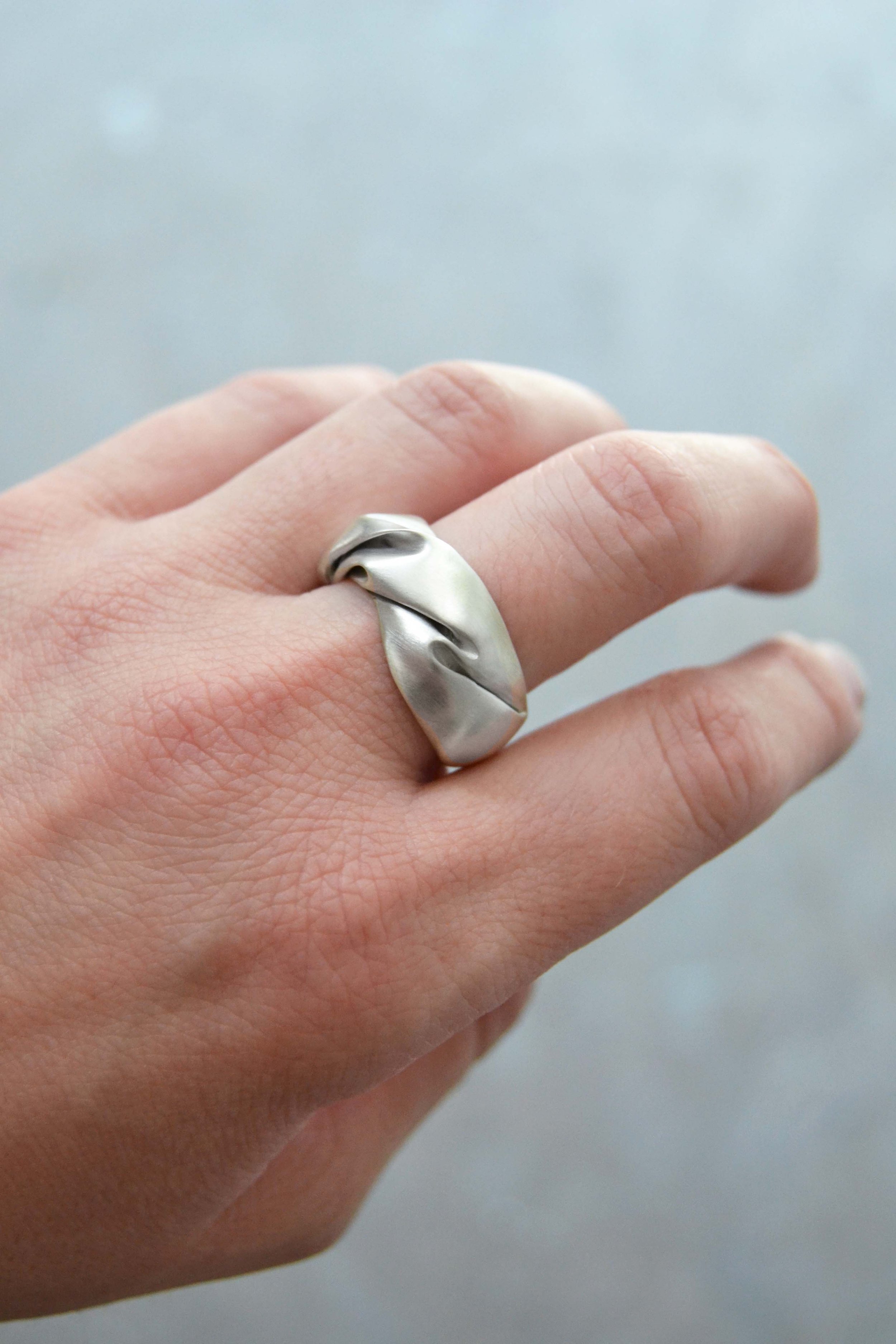 Julia-Bartsch-folded-ring-03.jpg