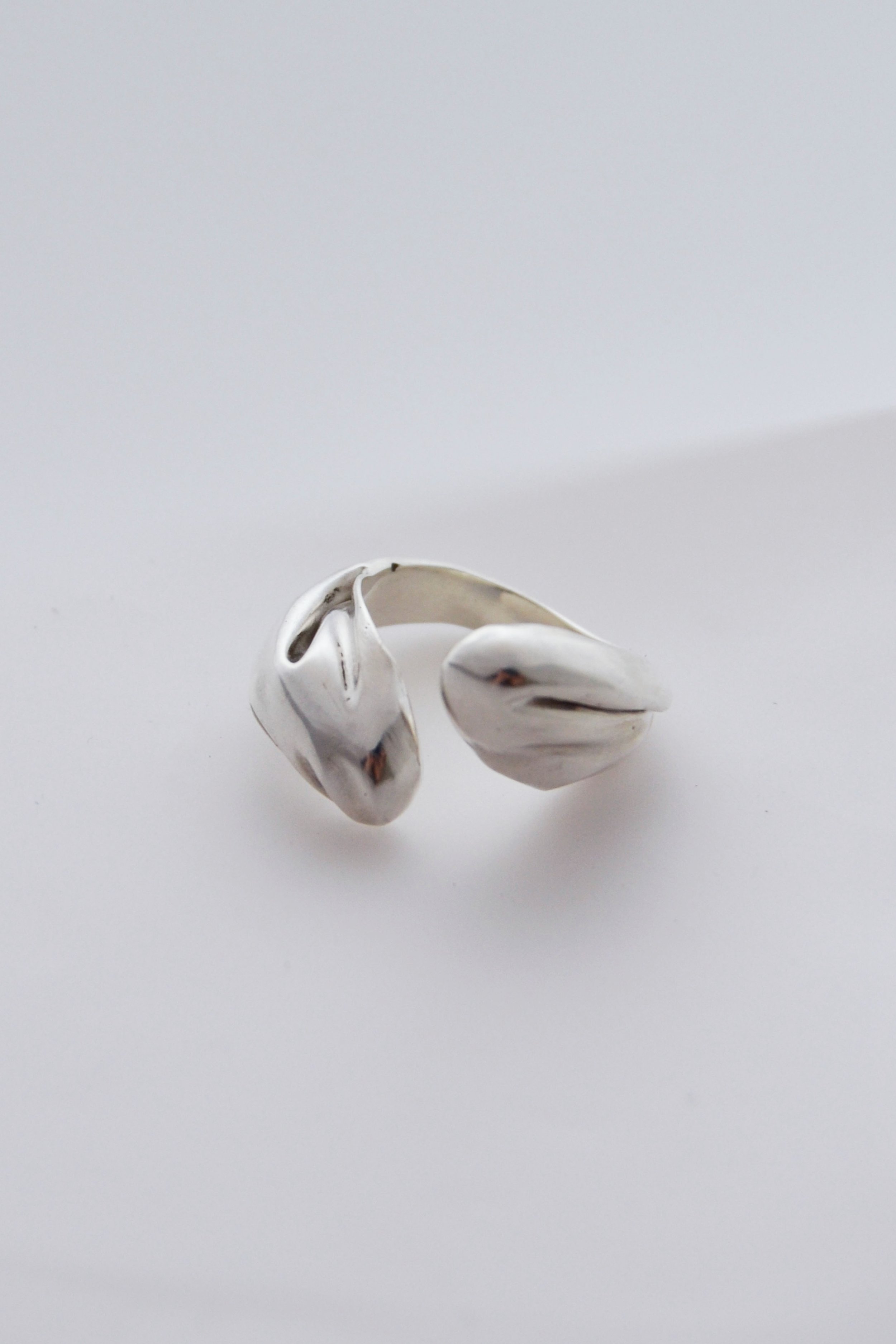 Julia-bartsch-jewellery-atelier-open-fold-ring-9.jpg