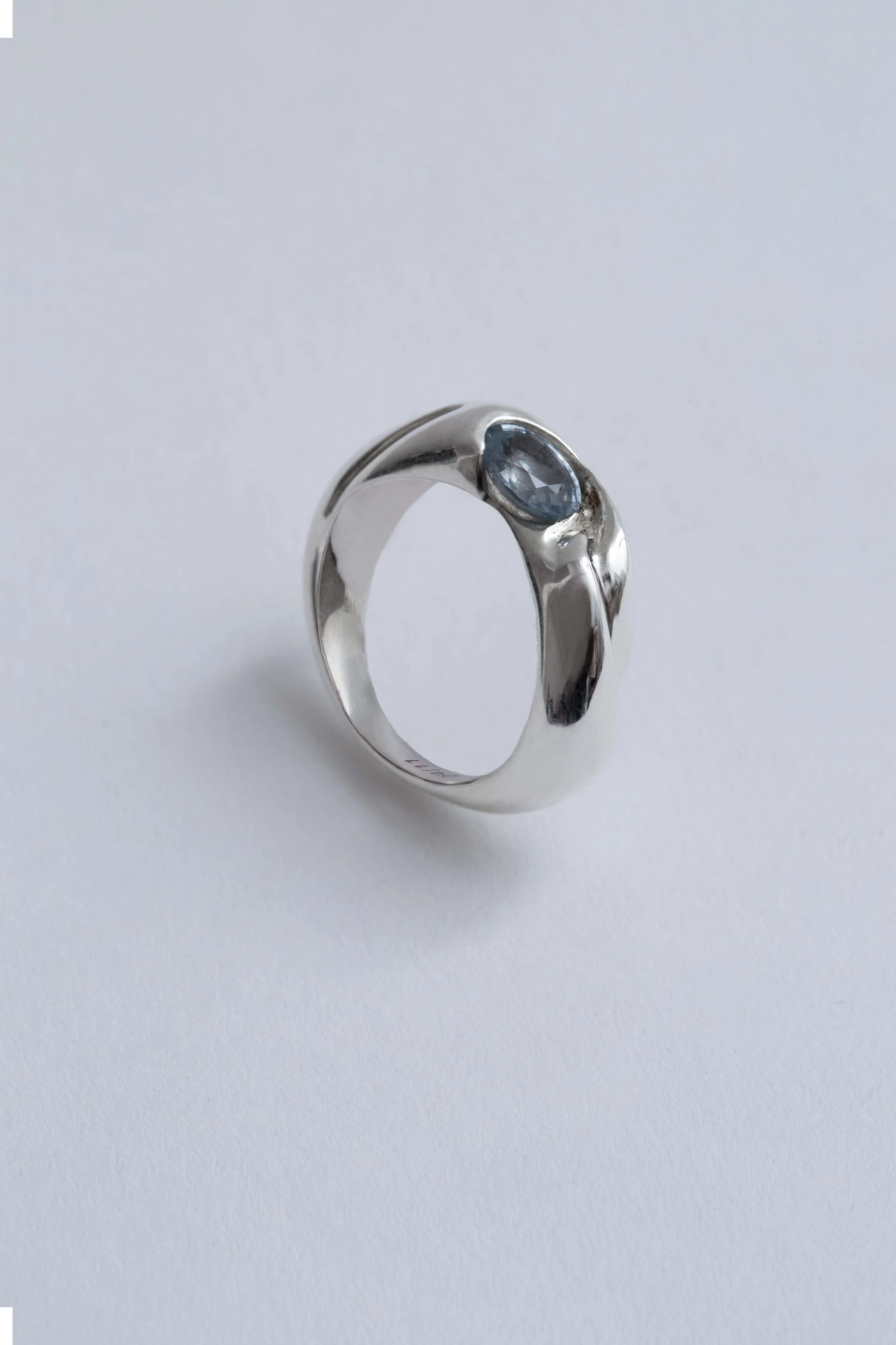 pale-sapphire-ring-silver-contemporary-julia-bartsch.jpg
