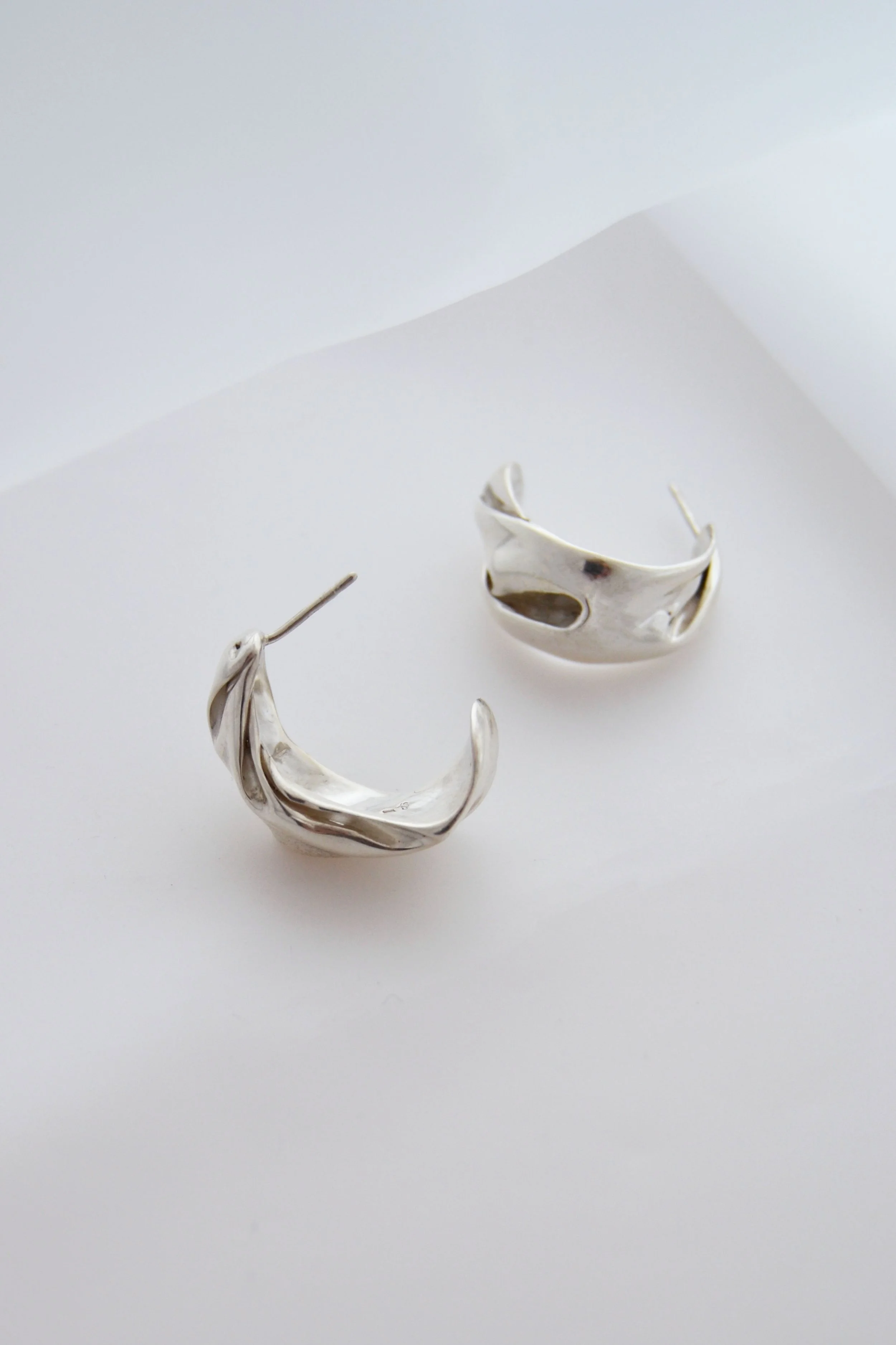 Julia-bartsch-silver-creols-one-of-a-kind-handcrafted-paris-3.jpg