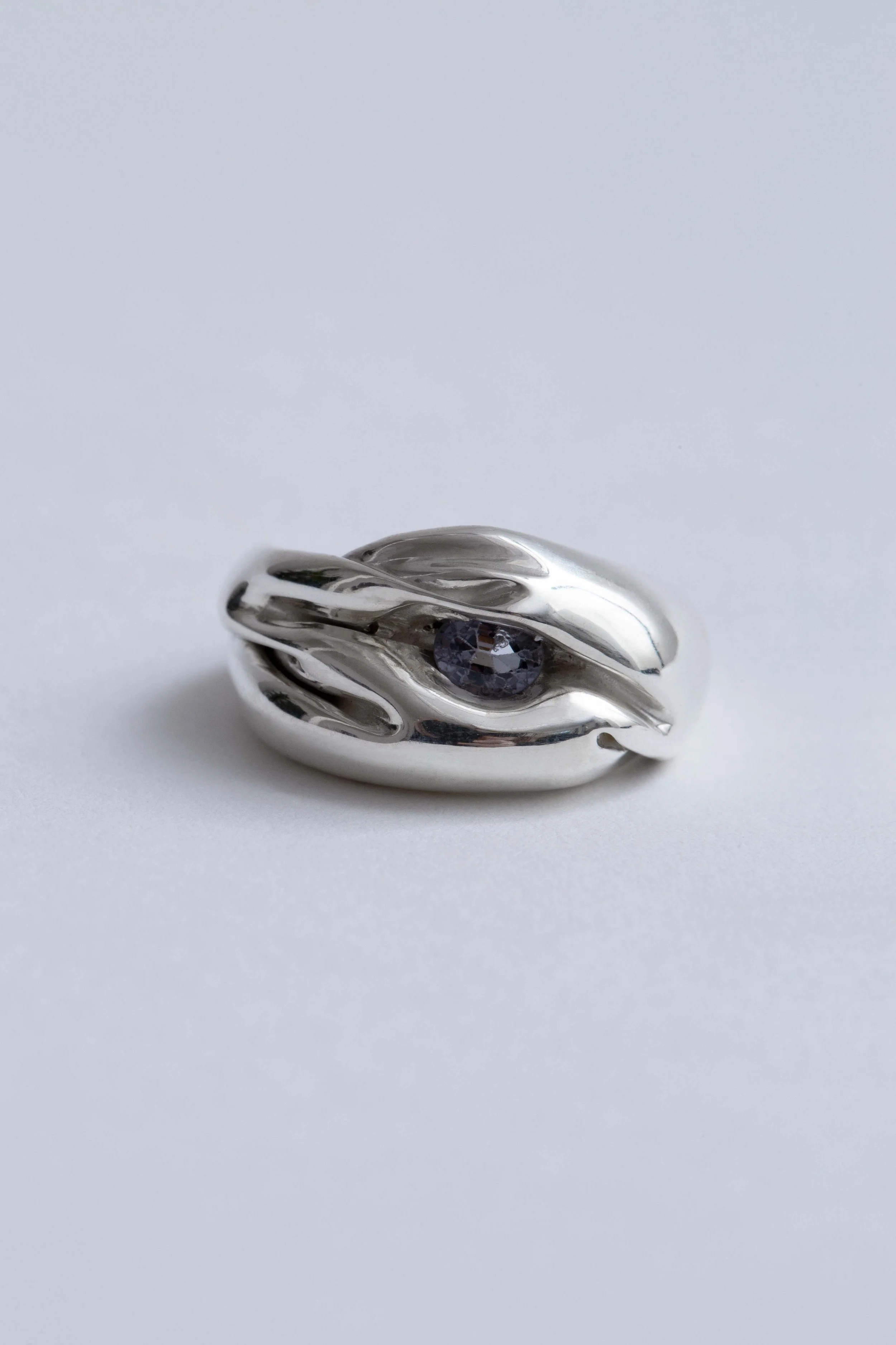 handmade-silver-sapphire-ring-front-julia-bartsch.jpg
