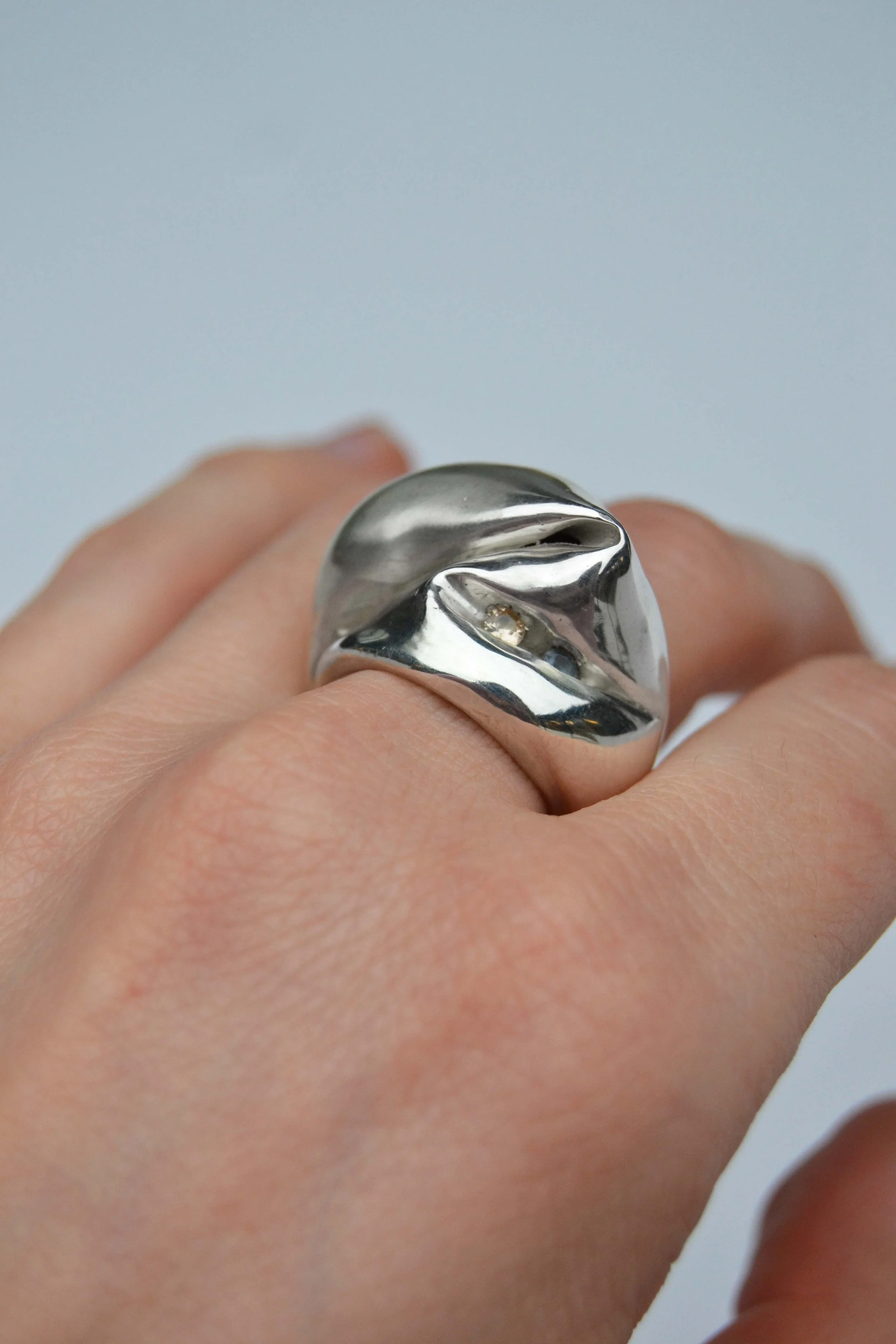 Julia_Bartsch_unique_pieces_ring_s02.jpg