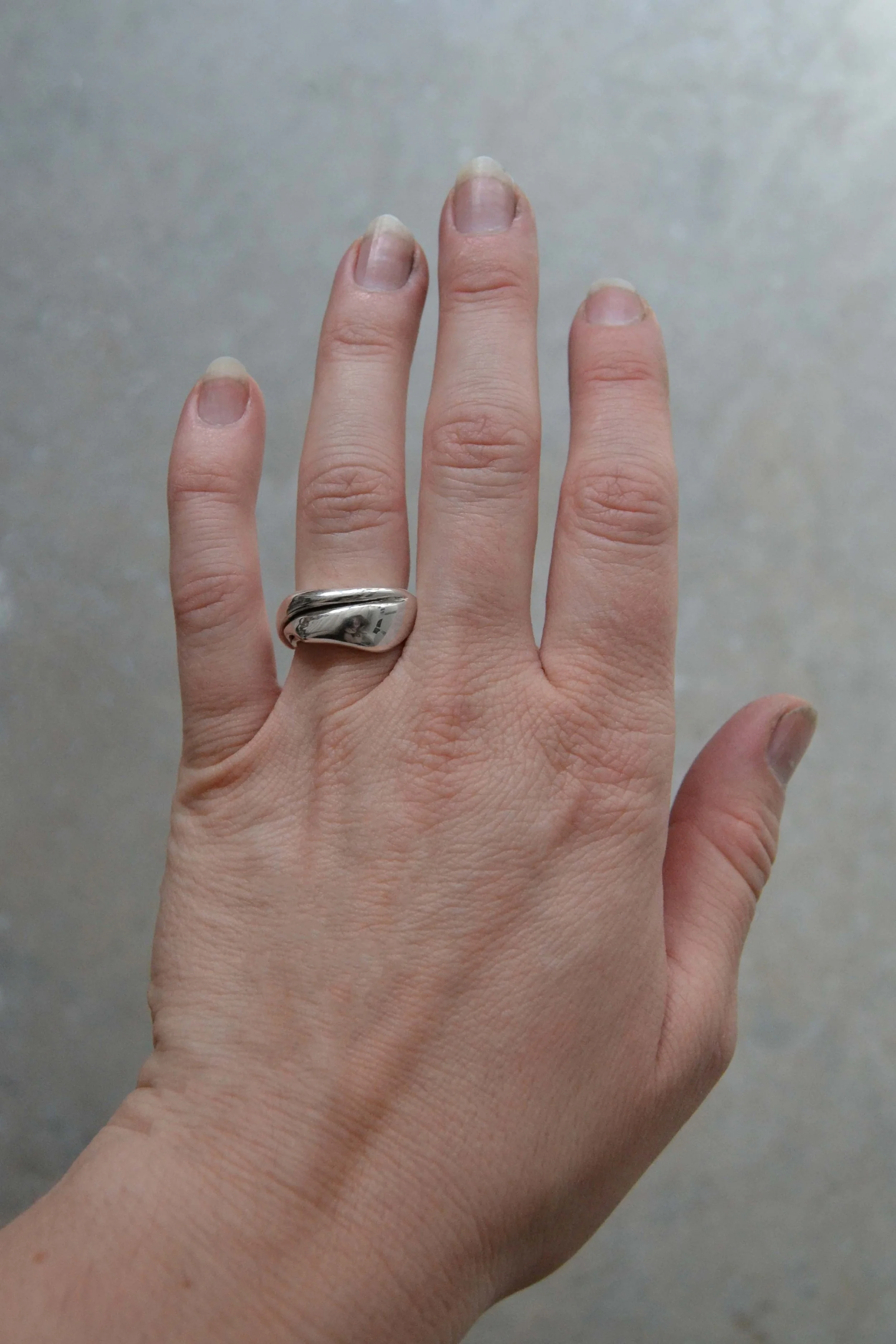 julia-bartsch-curved-ring-silver-WR3.jpg
