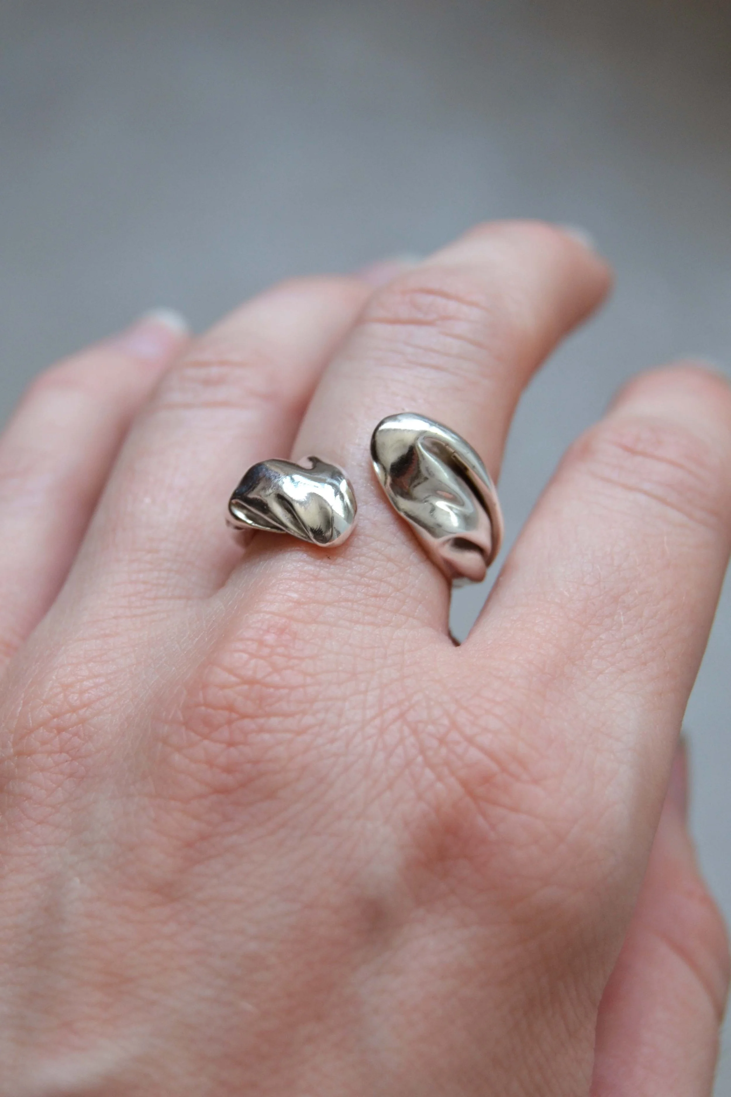 Julia-bartsch-jewellery-atelier-open-fold-ring-6.jpg
