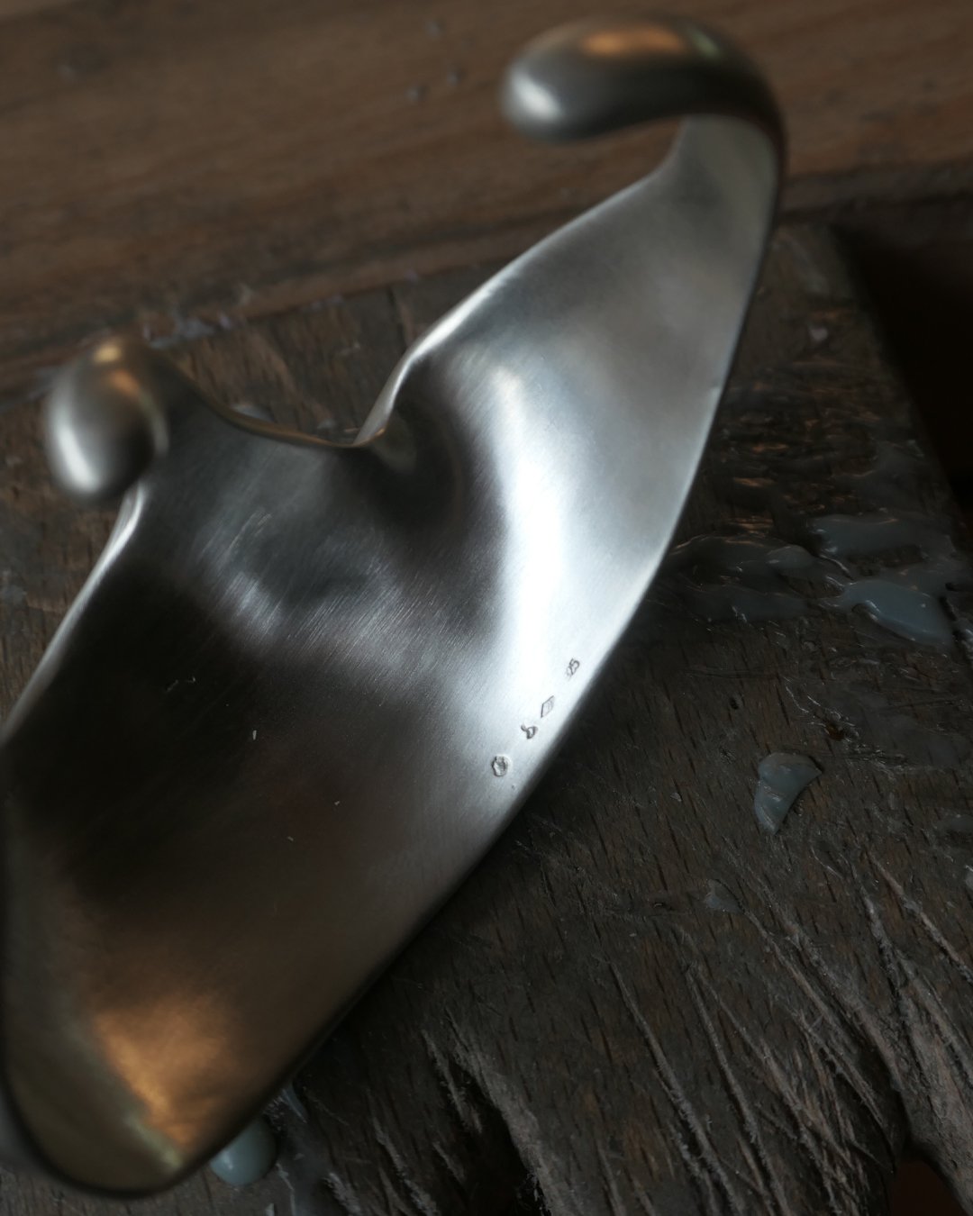 hallmarks-hand-sculpture-jewellery-contemporary-object.jpg