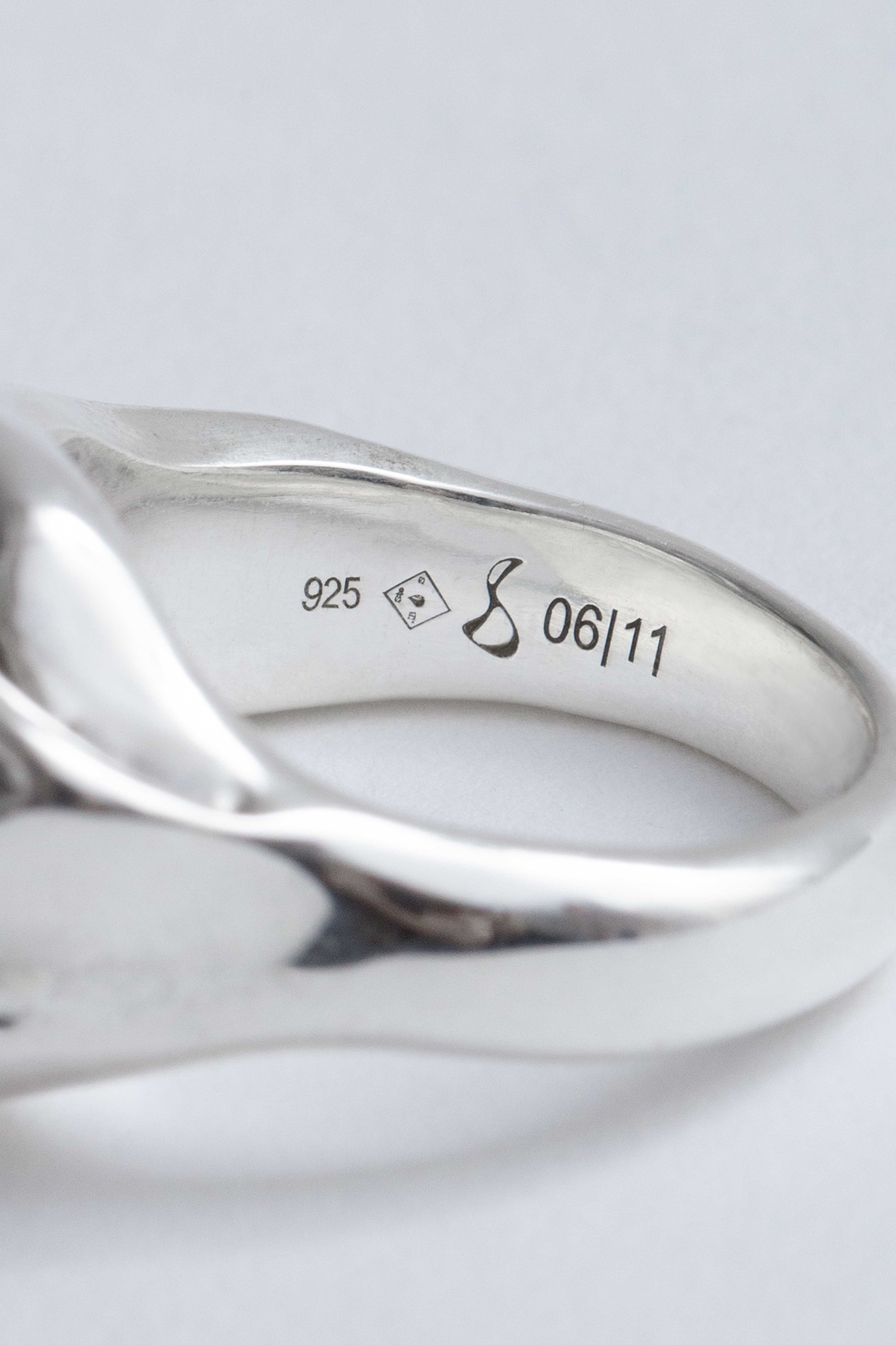 engraved-sapphire-ring-silver-julia-bartsch.jpg