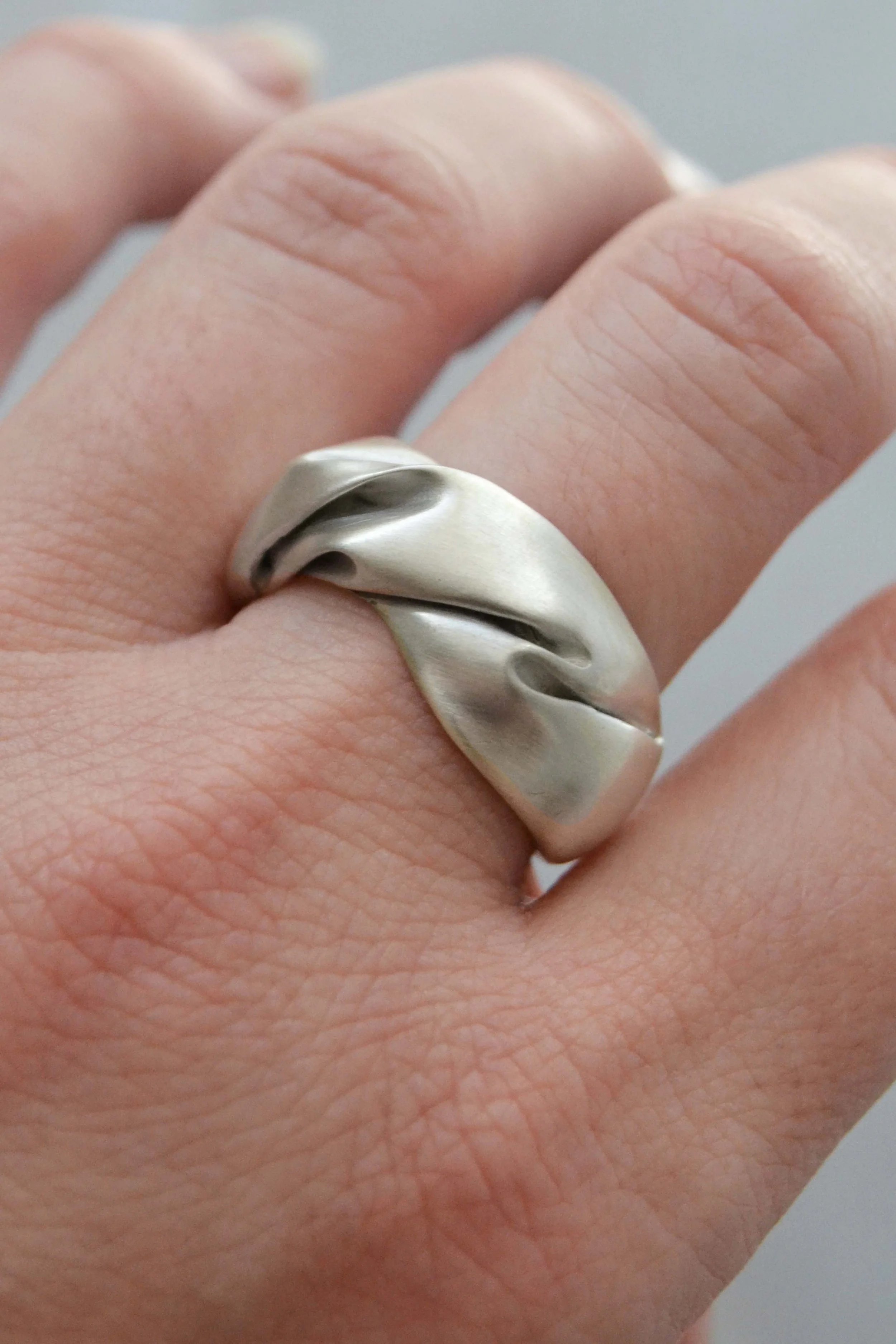 Julia-Bartsch-folded-ring-06.jpg