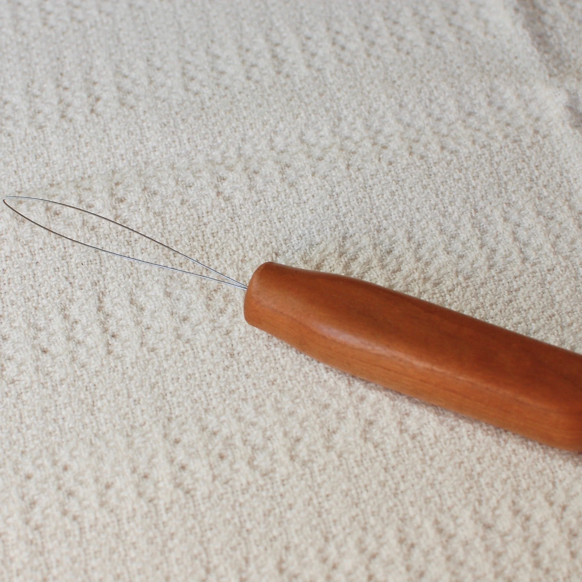 Wire threader with cherry handle