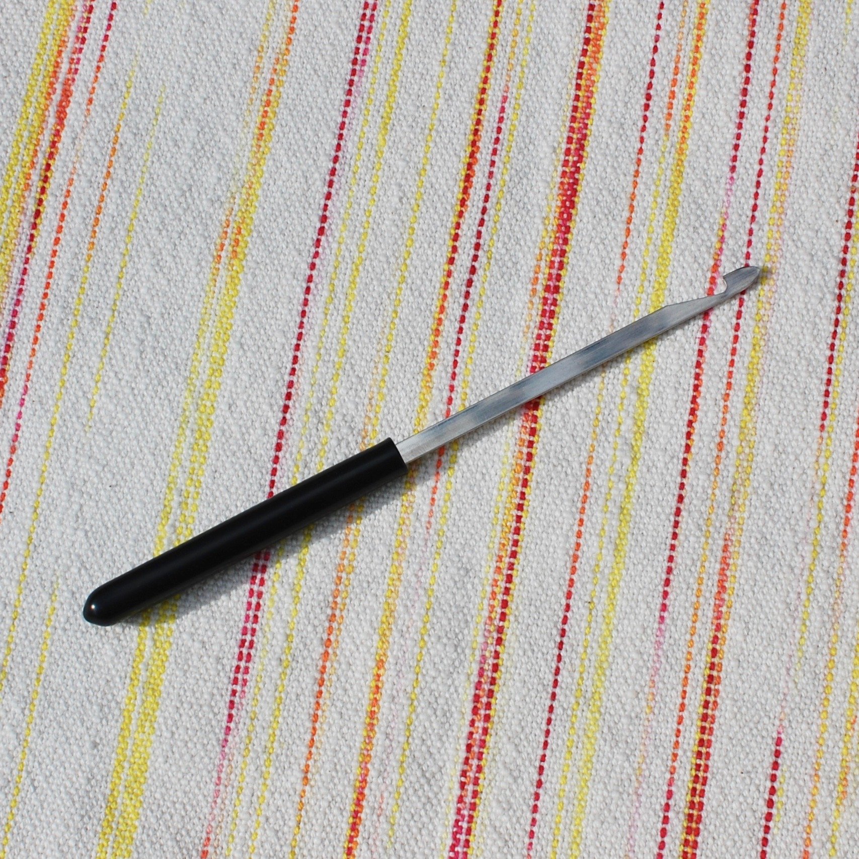 Threading hook for weaving