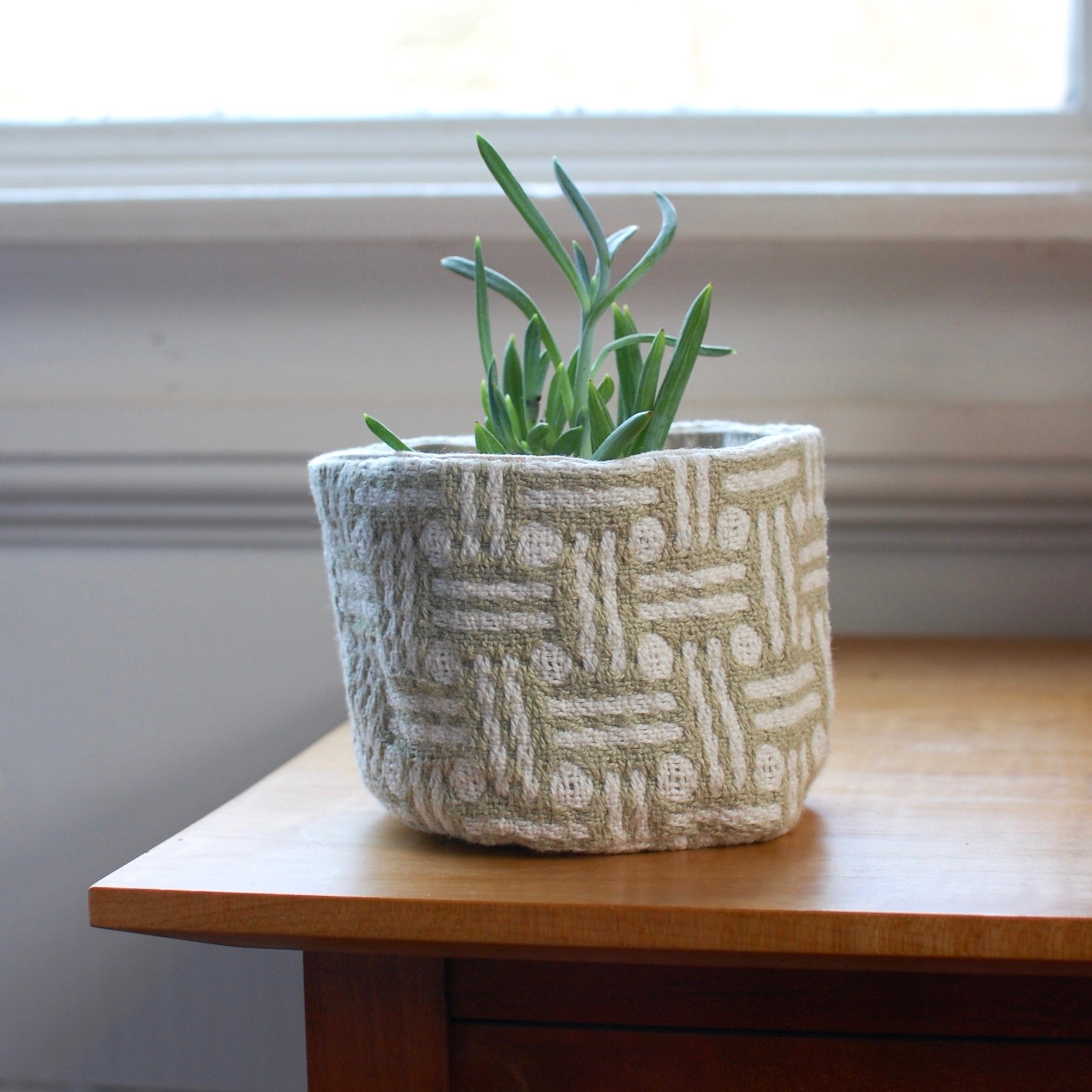 Mondern handwoven textile cloth bowl plant pot