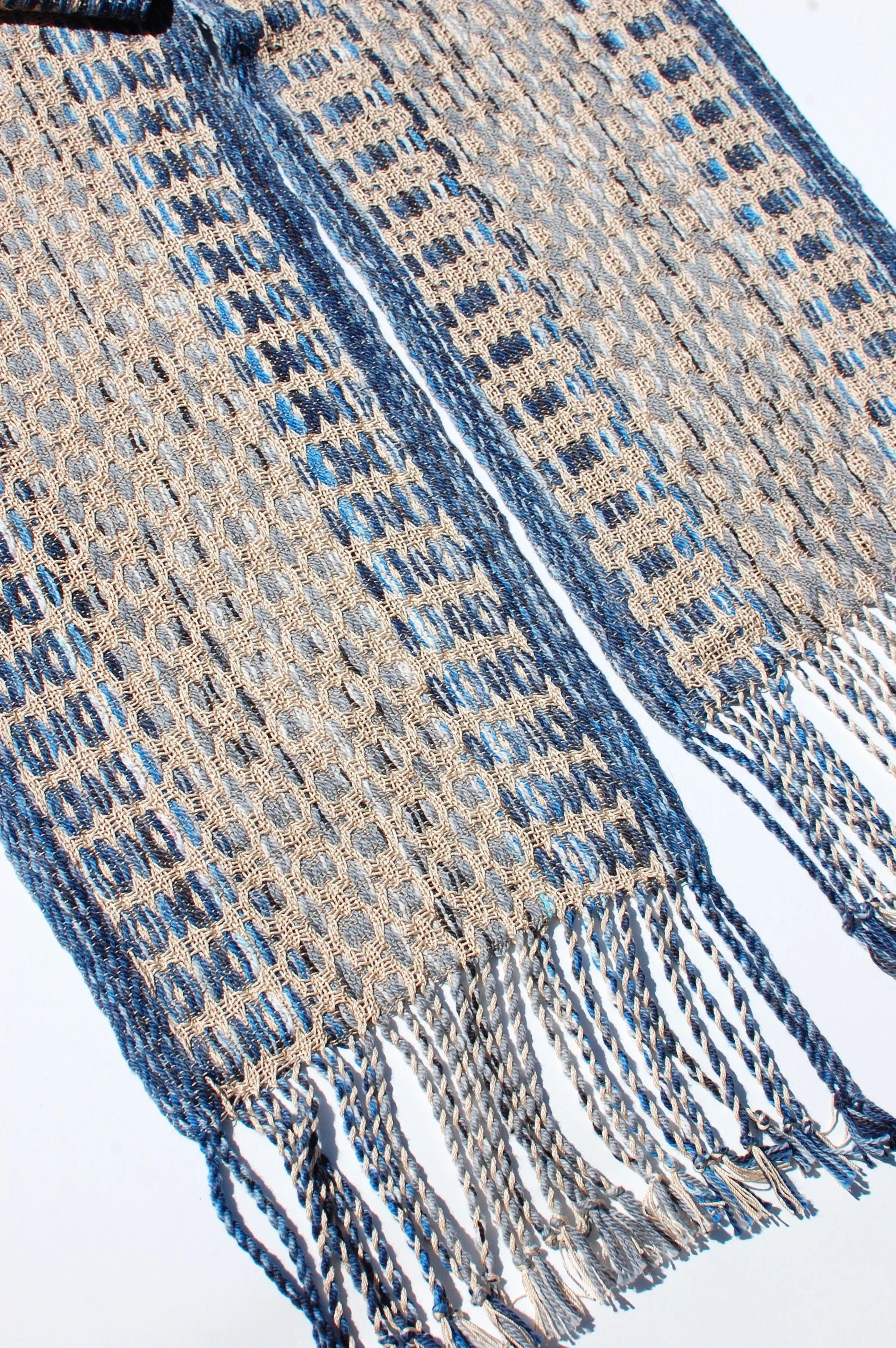Handwoven deflected doubleweave scarf. Elegant and modern design