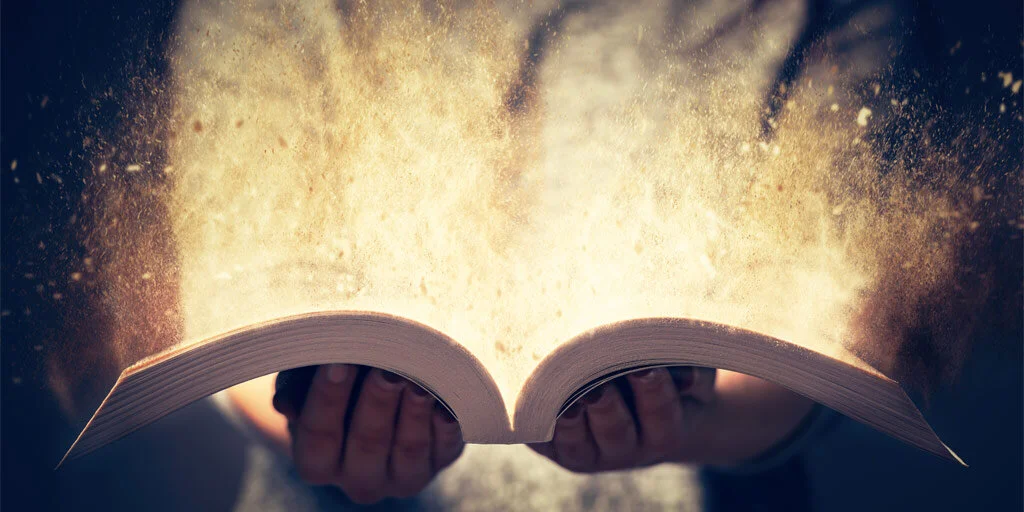 Light-Coming-From-Bible.jpg