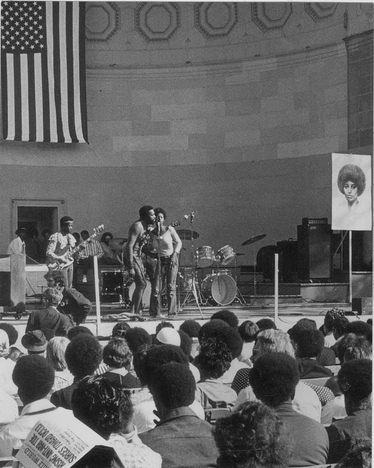 Gene-Photo-Angela-Davis-Fundraiser-on-The-Mall,-DC.jpg