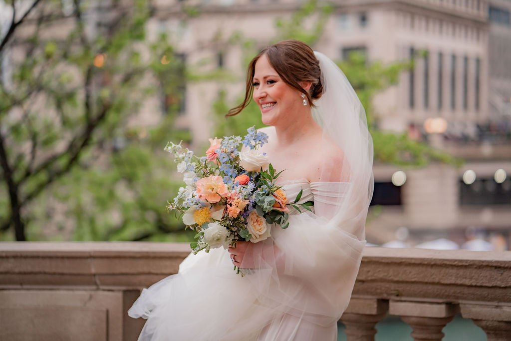 chicago-wrigley-building-bride.jpg