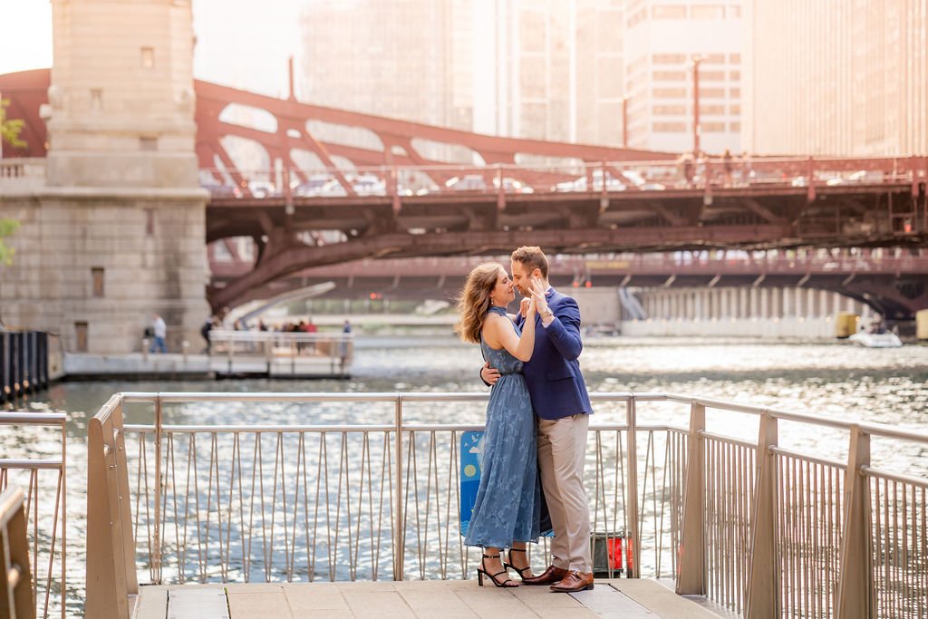 Chicago-River-Walk-Engagement-Photos (3).jpg