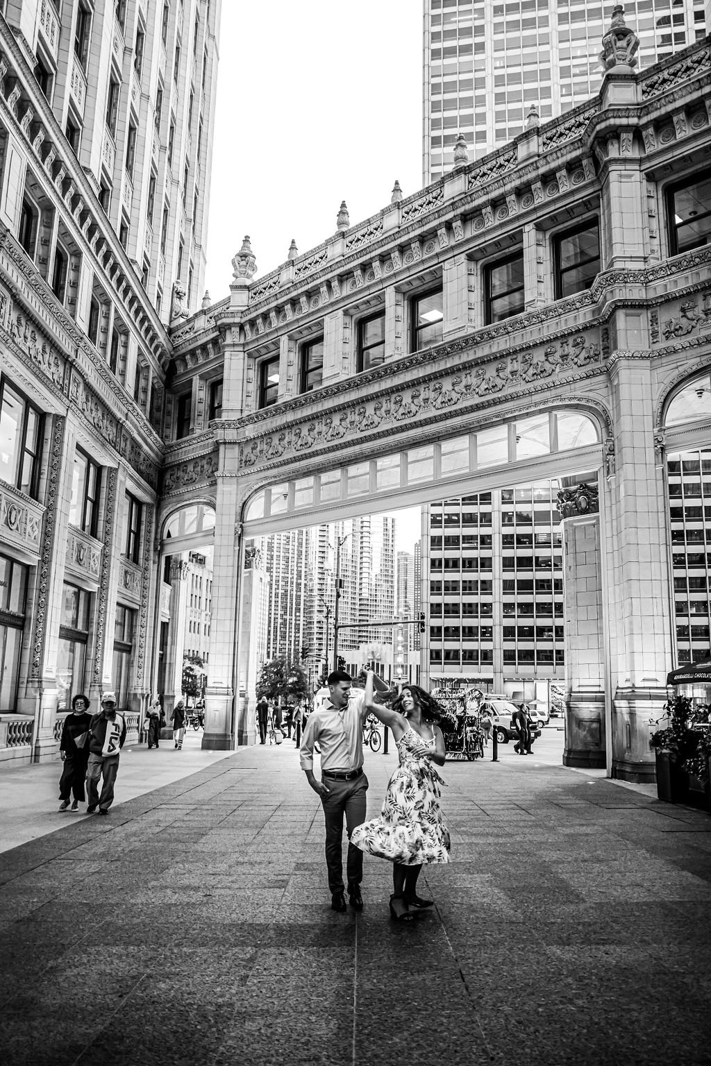 chicago-riverwalk-engagement (2).jpg