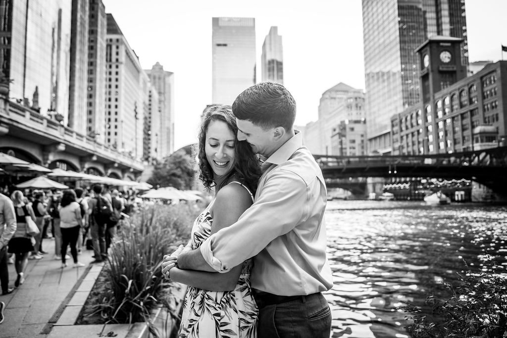 chicago-riverwalk-engagement (8).jpg