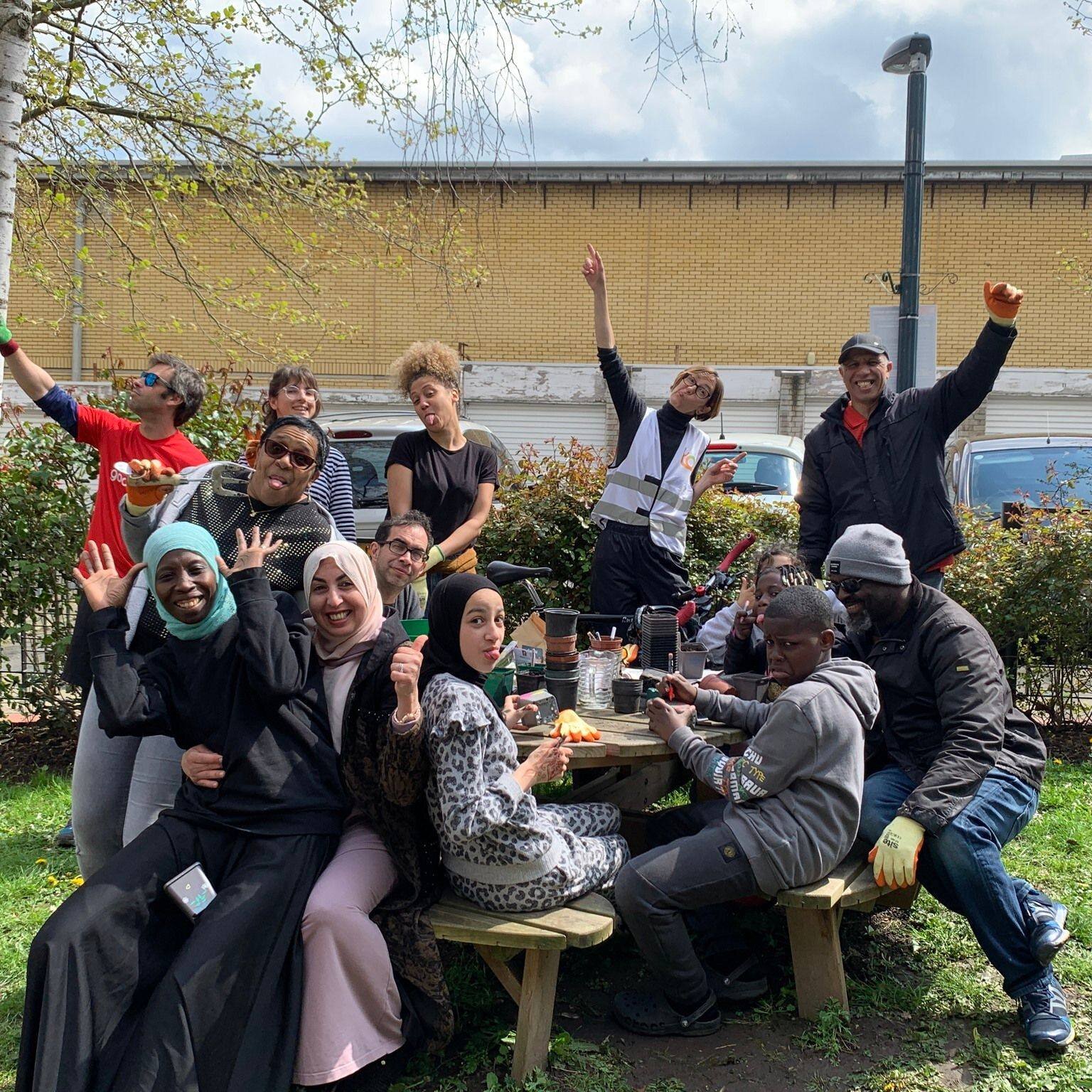 Saturday's gardening session at Roupell Park Estate was well attended. It included planting various flower seeds for residents to take care off at home and come plant out on the estate next month, some much needed weeding and tidying, a snail race an