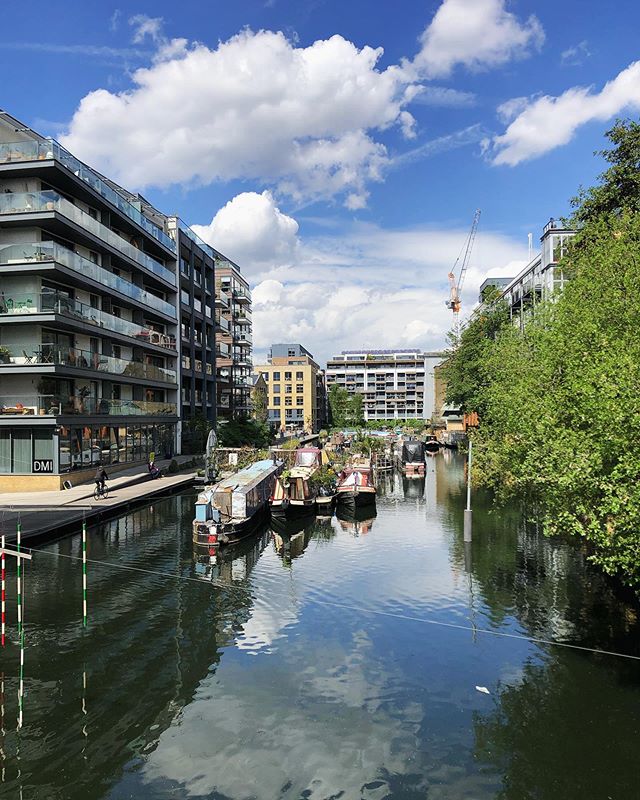 Blue space, green space! We love both. How about a walk/run/cycle along Regents Canal this bank holiday weekend? Yes please! 🥳
&bull;
&bull;
&bull;
&bull;
&bull;
#tranquilcitylondon #greenspace #bluespace #walking #walkinglife #walkinguk #lovenature