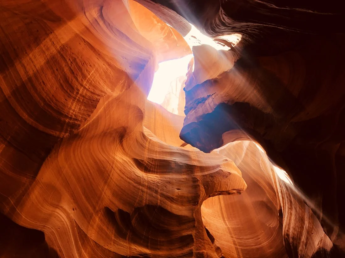 antelope_canyon_light1_webres.jpg