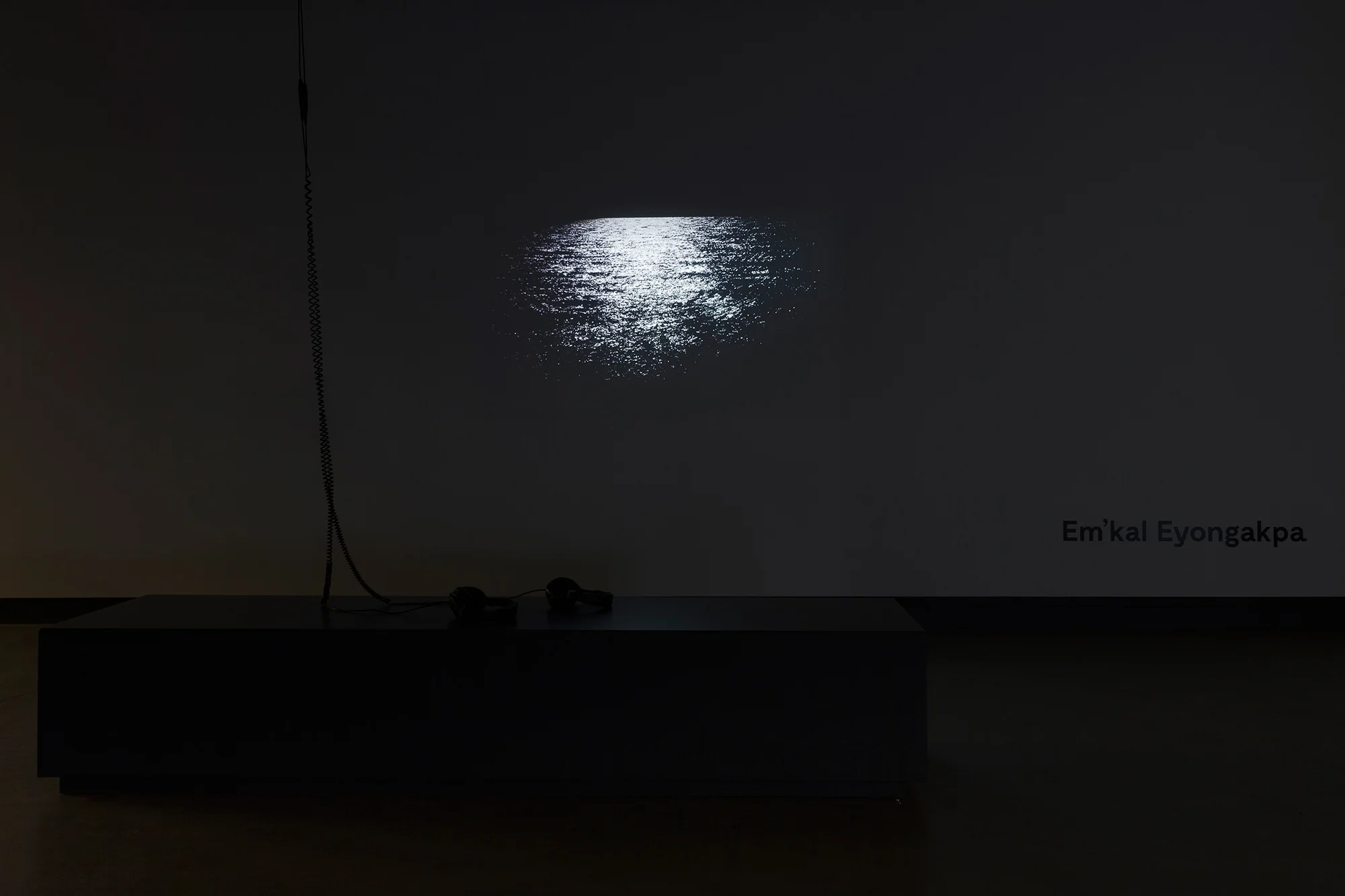 © Em'kal Eyongakpa, Letters from Etokobarek 1-i (201-). Vue de l'exposition présentée dans le cadre de la BNLMTL 2016 – Le Grand Balcon . Photo : Marilou Crispin.