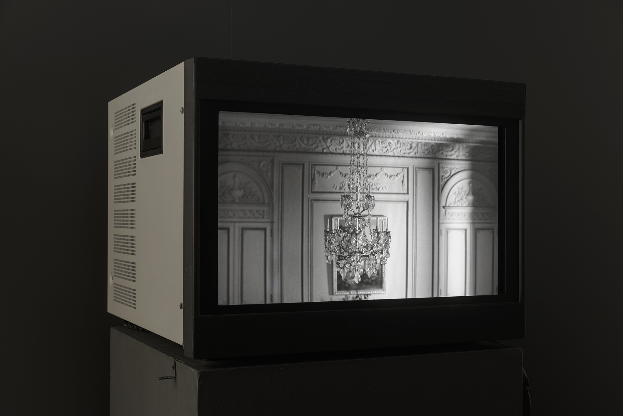 © David K. Ross, The European Rooms (2014). Vue de l'exposition. Photo : Guy L’Heureux.