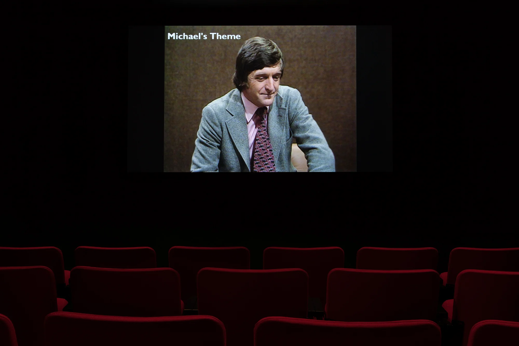 © Kathryn Elkin, Michael's Theme (2014). vue de l'exposition Television . Photo : Marilou Crispin.