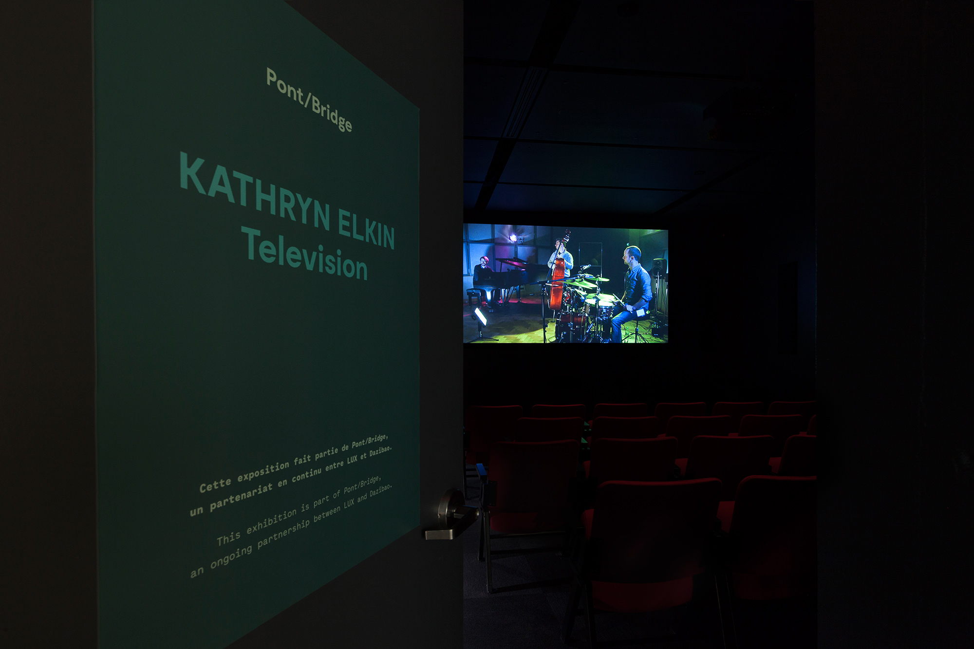 © Kathryn Elkin, Michael's Theme (2014). vue de l'exposition Television . Photo : Marilou Crispin.