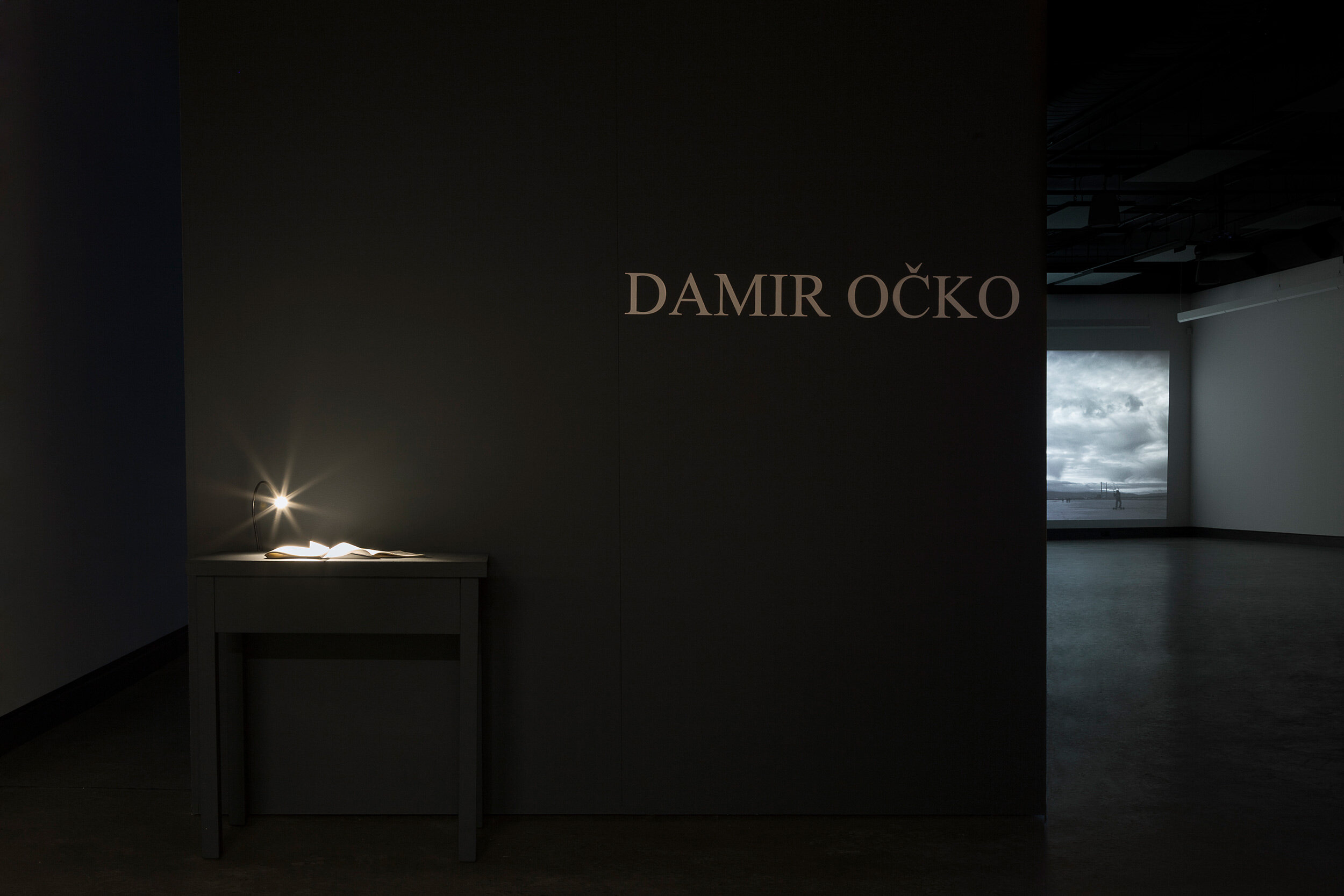  © Damir Očko, vue d’installation de l'exposition, Dazibao, 2016. Photo : Marilou Crispin. 