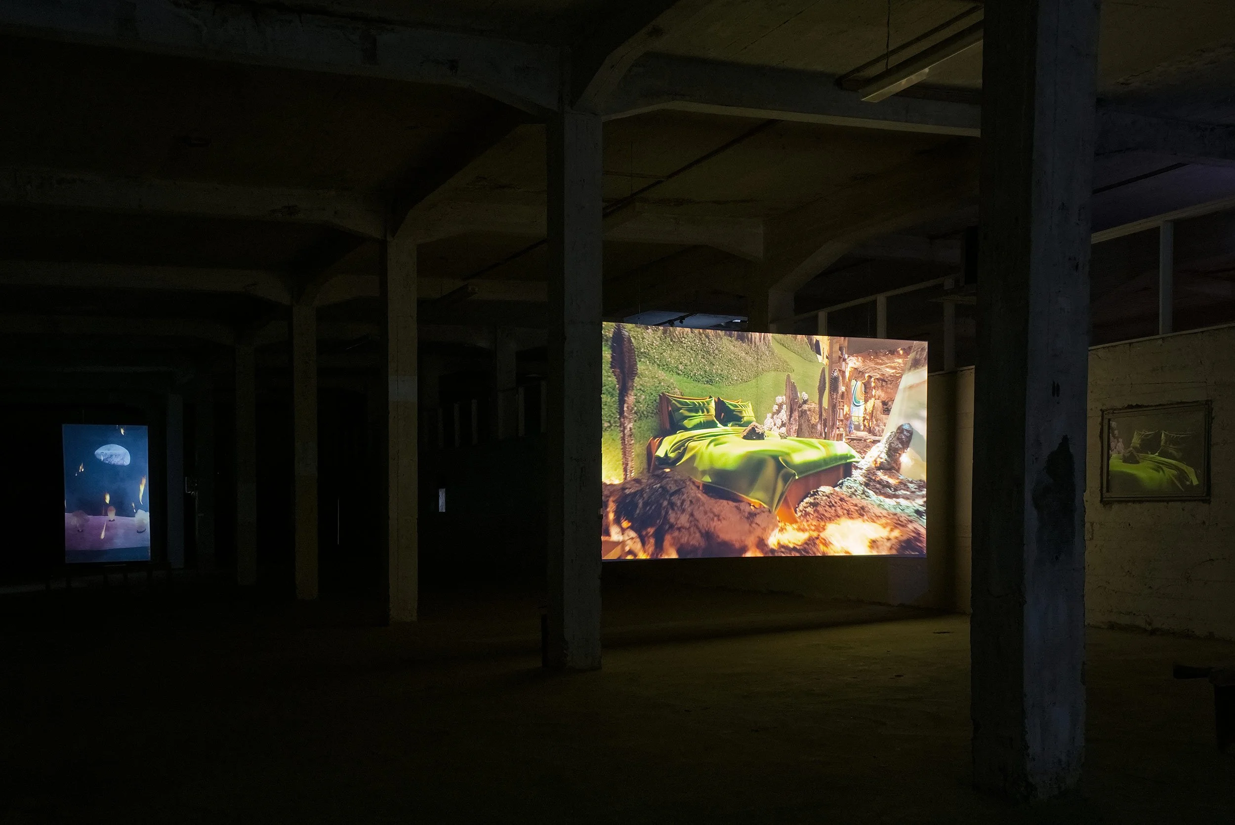  © Philippe-Aubert Gauthier et Tanya St-Pierre, vue d'installation de l'exposition  Hors contexte parfait — Úr fullkomnu samhengi , The Factory (Hjalteyri, Islande), 2025. Photo : Philippe-Aubert Gauthier et Tanya St-Pierre. 