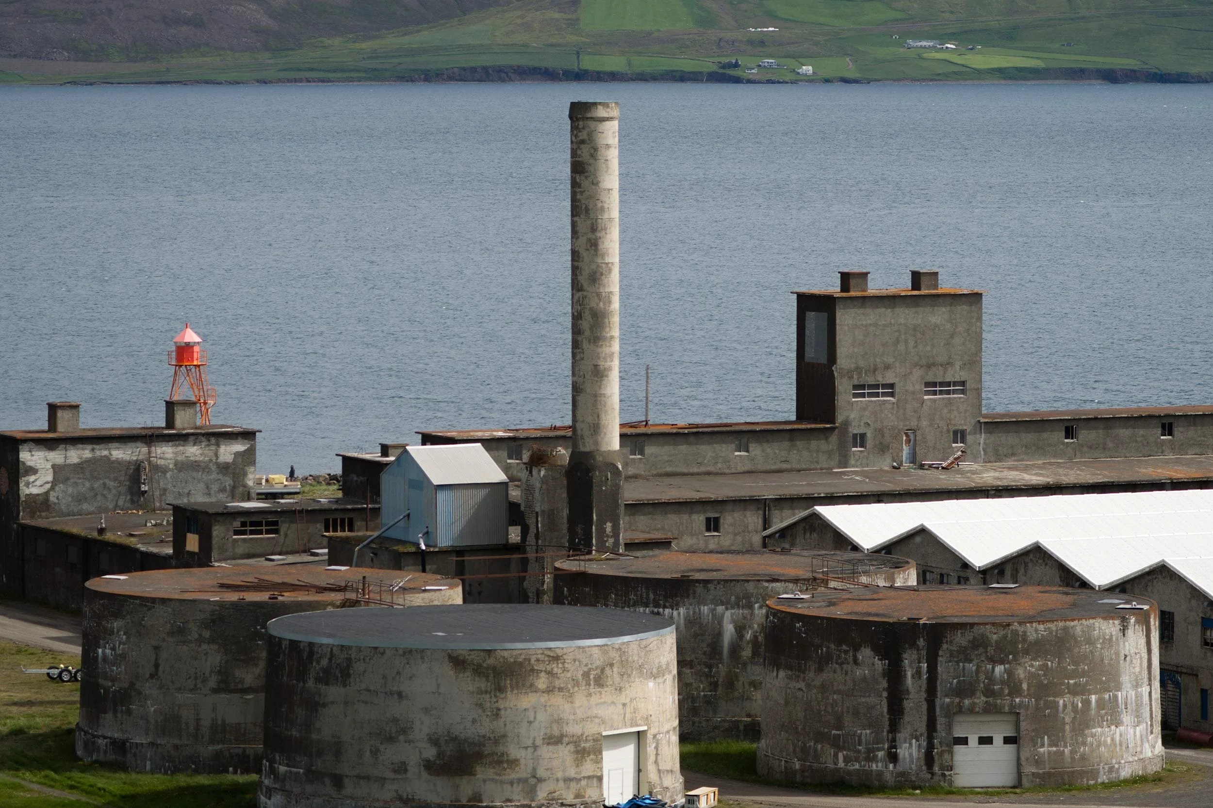  © Vue de The Factory (Hjalteyri, Islande), 2025. Photo: Philippe-Aubert Gauthier et Tanya St-Pierre. 