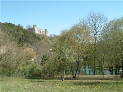 Druyes La Belle Fontaine citadel (Custom).jpg