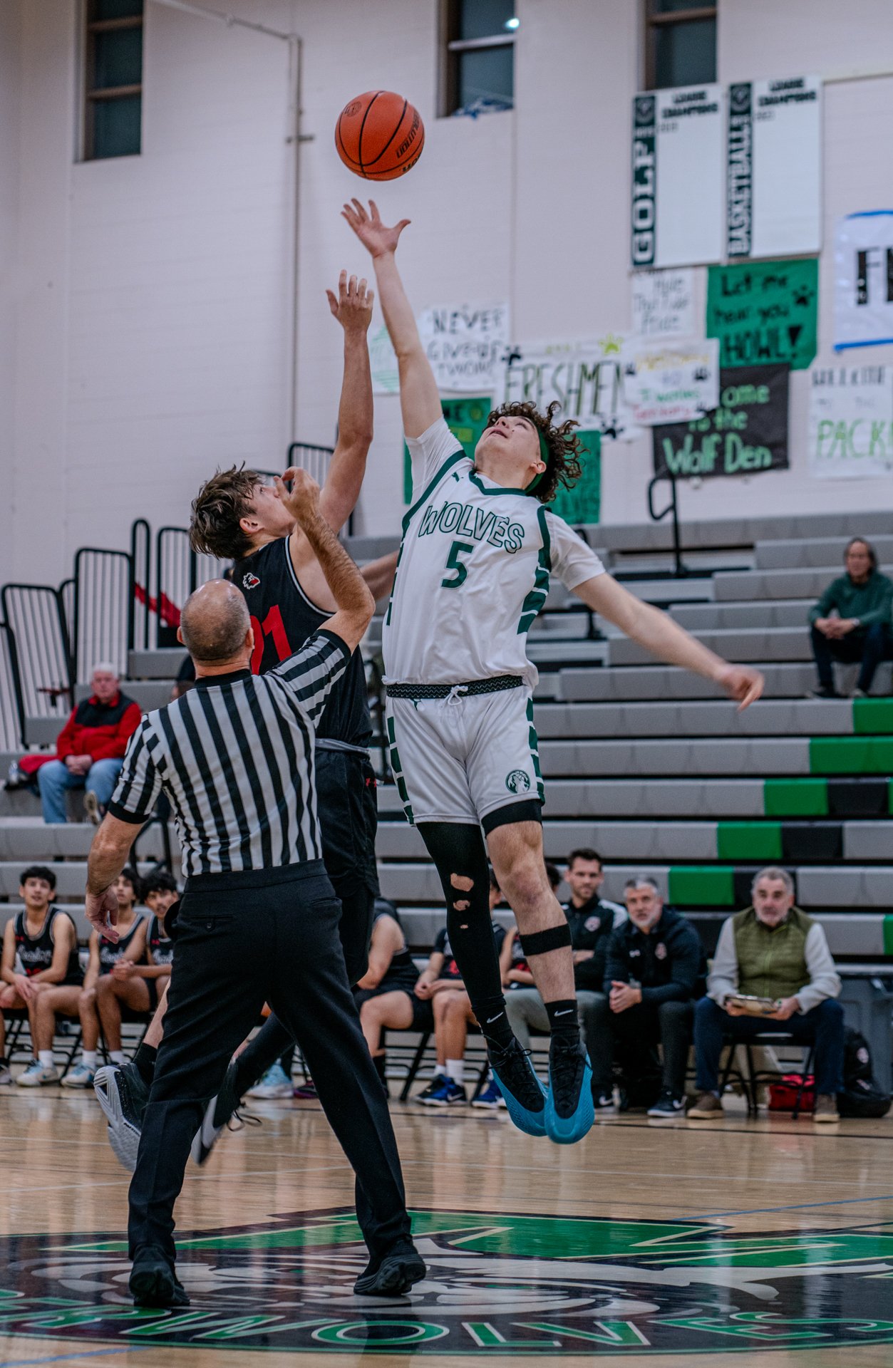 PC-20240209-SPORT-BASKETBALL-MVHS-SeniorNite-0380.jpg