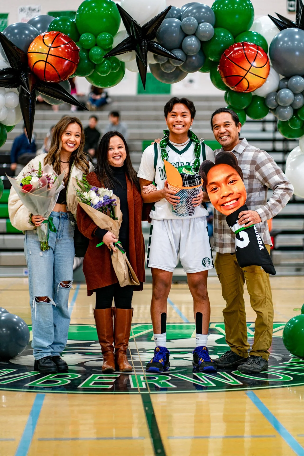 PC-20240209-SPORT-BASKETBALL-MVHS-SeniorNite-0243.jpg