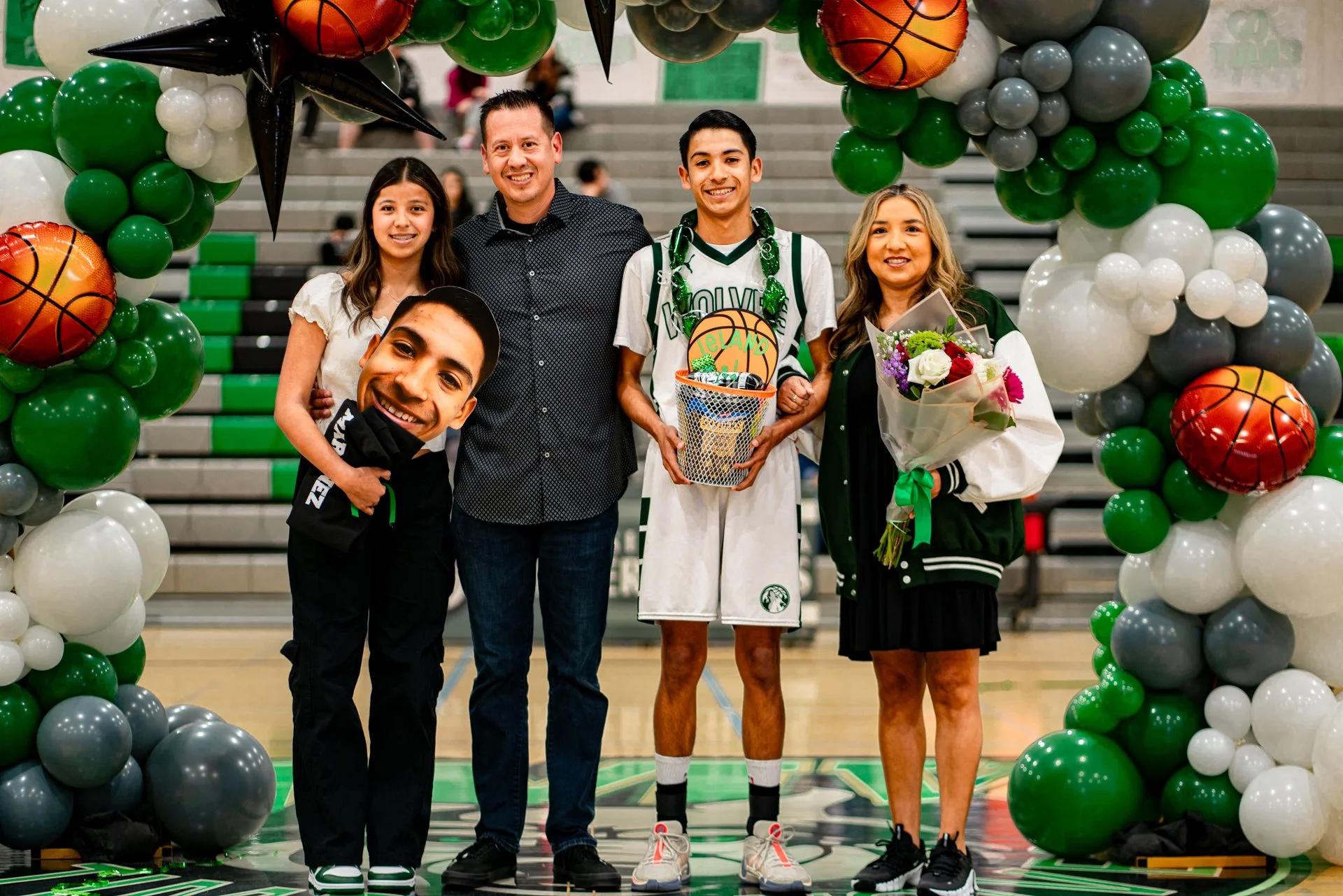 PC-20240209-SPORT-BASKETBALL-MVHS-SeniorNite-0263.jpg