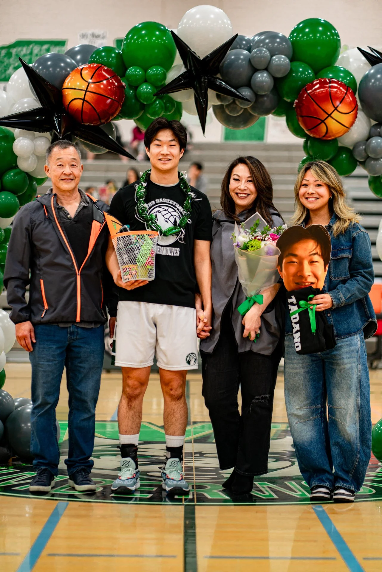 PC-20240209-SPORT-BASKETBALL-MVHS-SeniorNite-0276.jpg