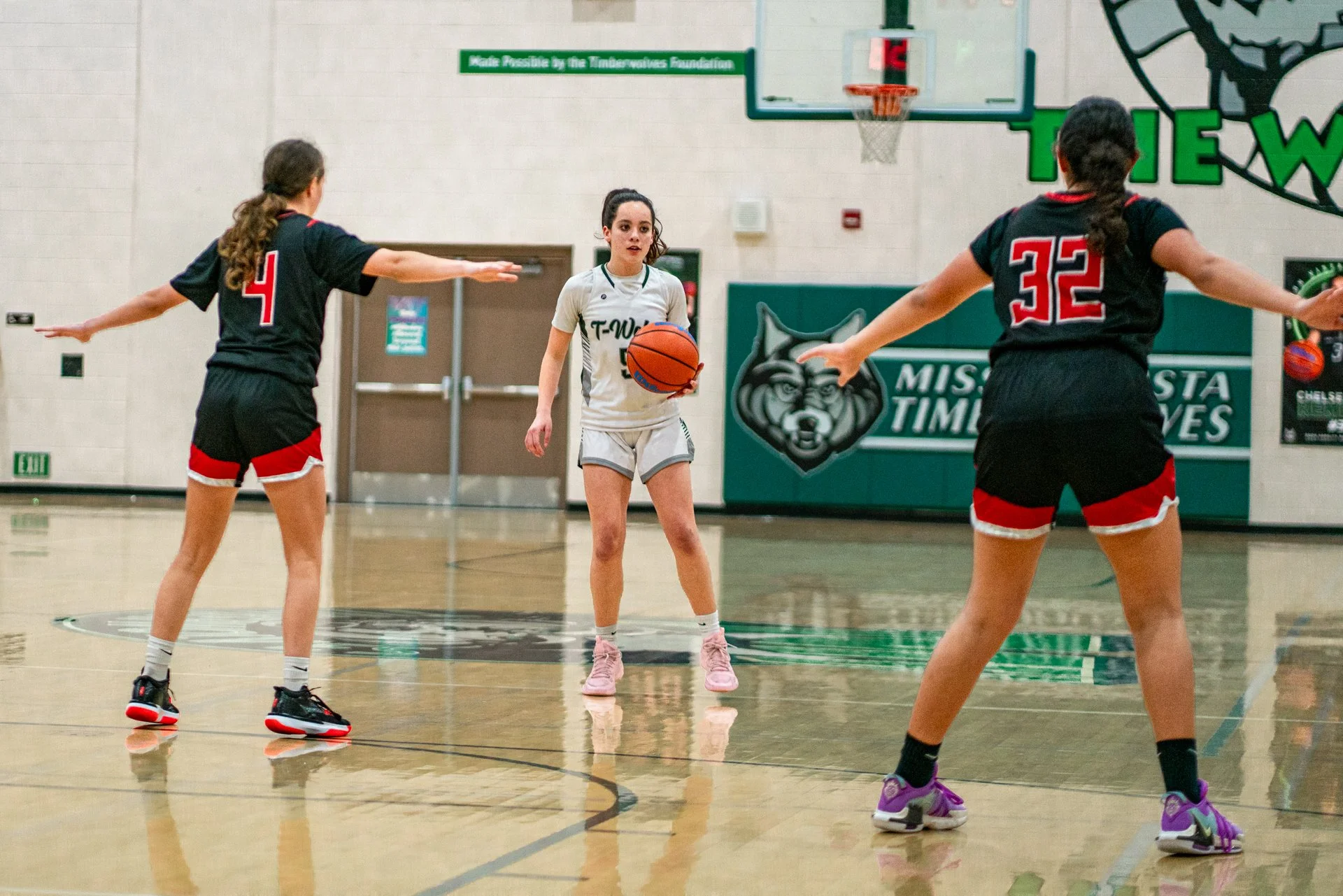 PC-20240209-SPORT-BASKETBALL-MVHS-SeniorNite-0066.jpg