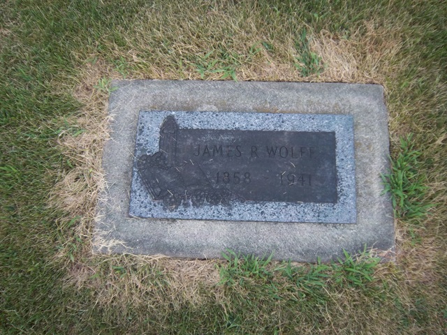 Gravestone of James R. Wolfe at Saint Columba Cemetery, Ottawa, Illinois (The VanFleets / Find a Grave)