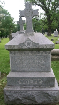 Gravestone of Richard Wolfe at Saint Columba Cemetery in Ottawa, Illinois (Holly / Find a Grave)