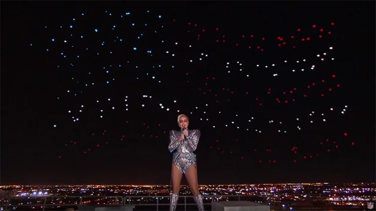 Image source:  https://www.drones.nl/media/wysiwyg/images/1486361360-super-bowl-2017-lady-gaga-drones.jpg
