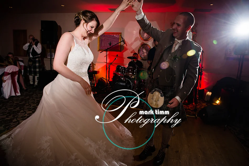 wedding photos at glenskirlie