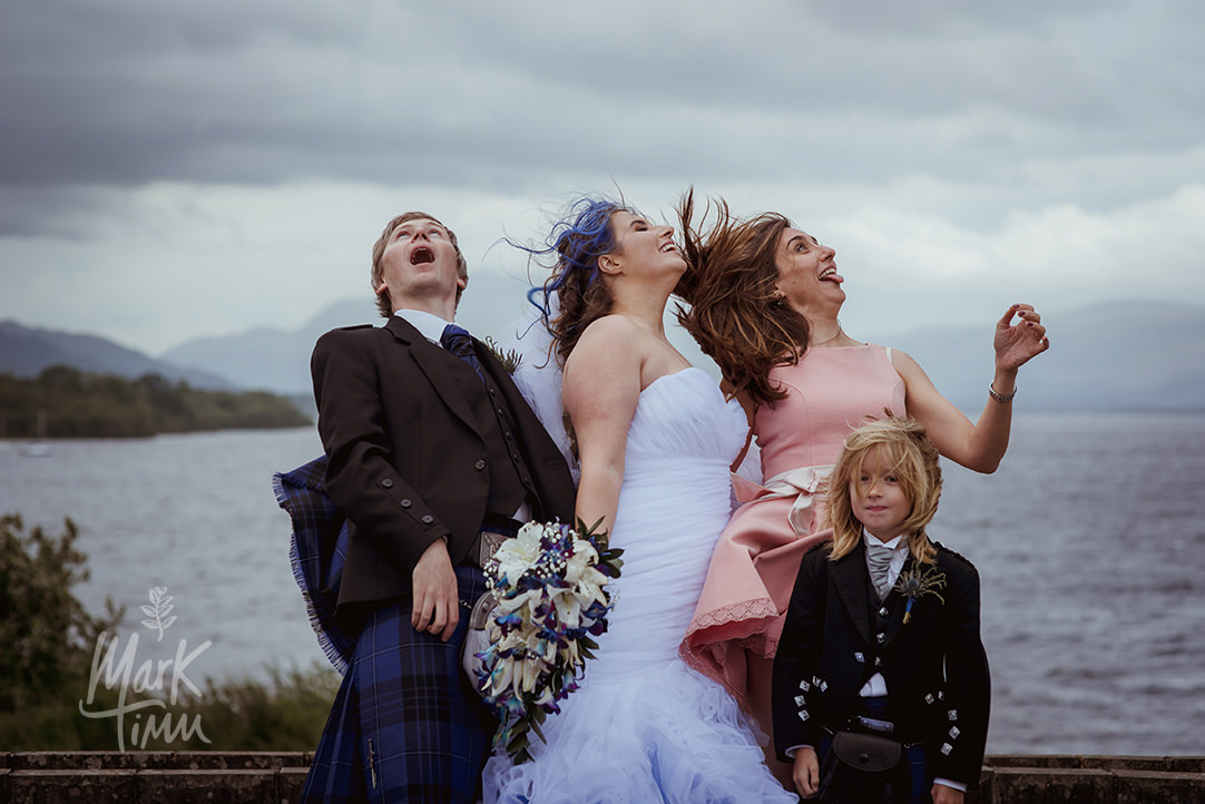 funny wedding photographs windy weather