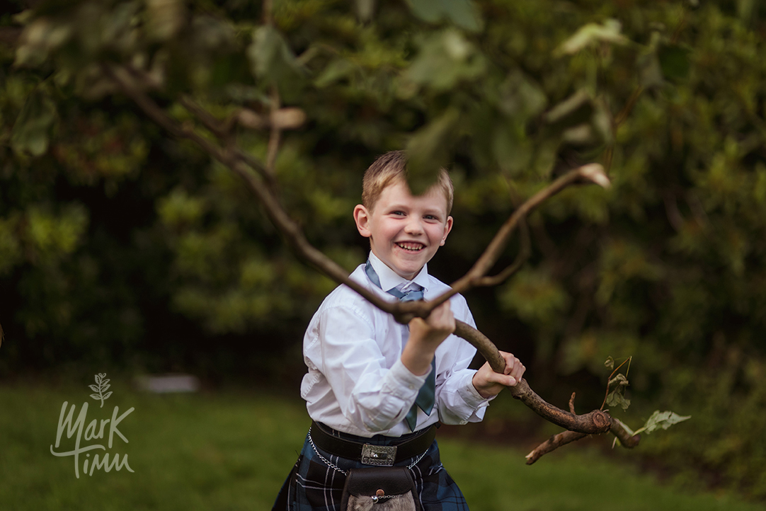 fun wedding photographs glasgow