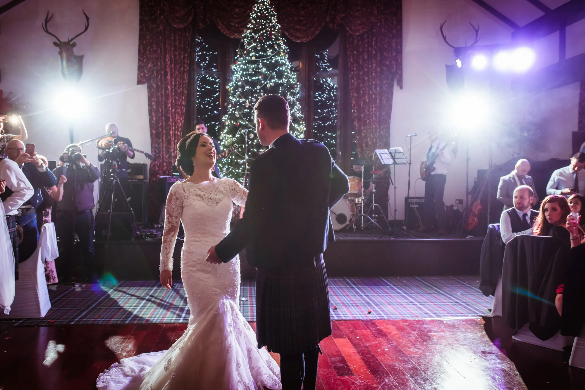 Brig o doon wedding photographer.jpg