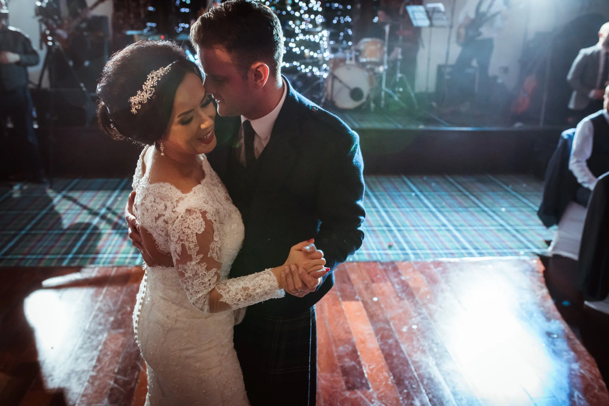 fun-brig-o-doon-wedding-photos.jpg