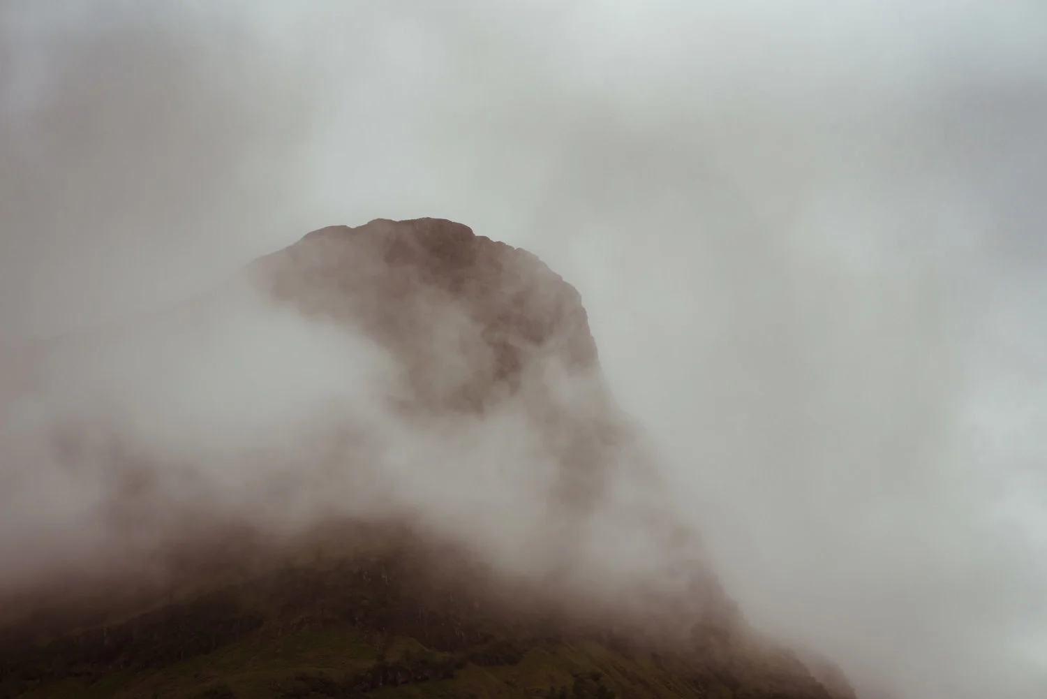 glencoe-scottish-mountains-photos.jpg