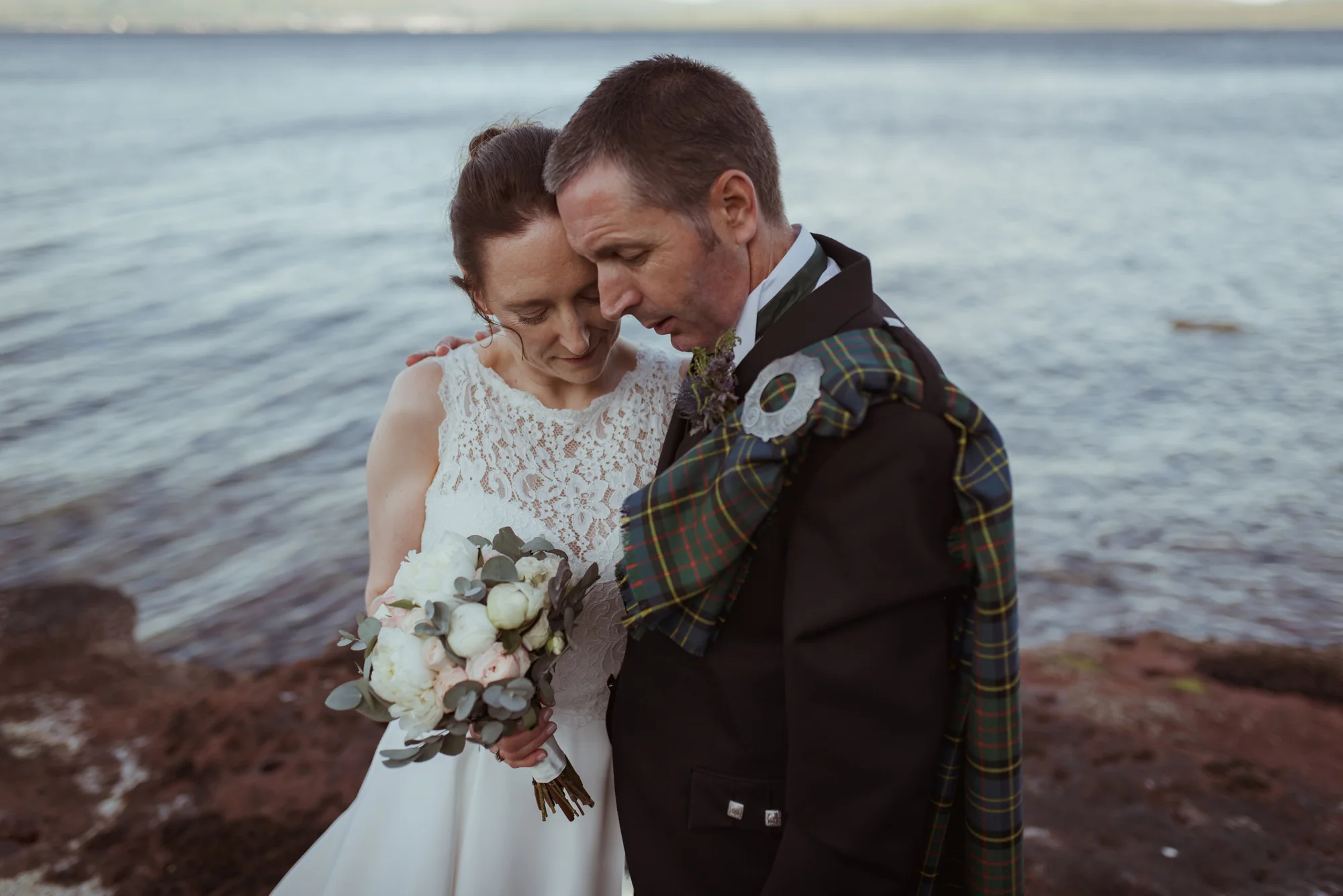 relaxed-scottish-coast-wedding.jpg