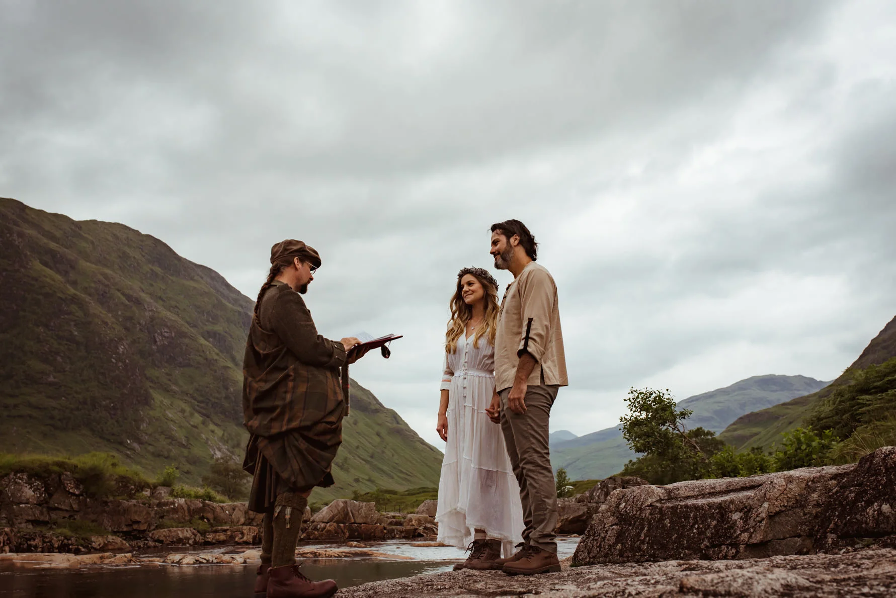 scottish-outdoor-wedding-ceremony-rituals.jpg
